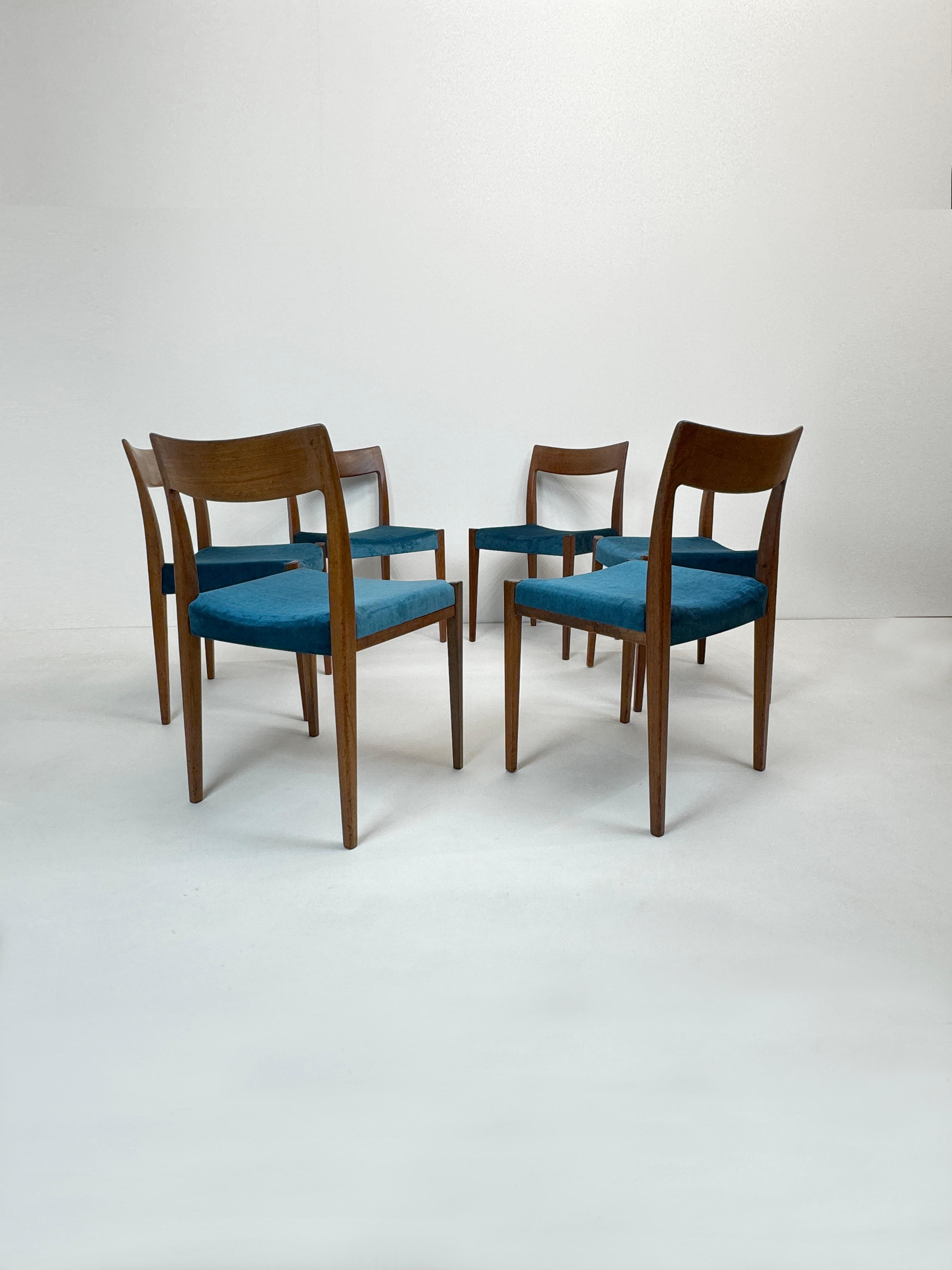 Set of 6 Teak & Velour Dining Chairs, by Nils Jonsson for Troeds, Sweden, 1960's In Good Condition In London, GB