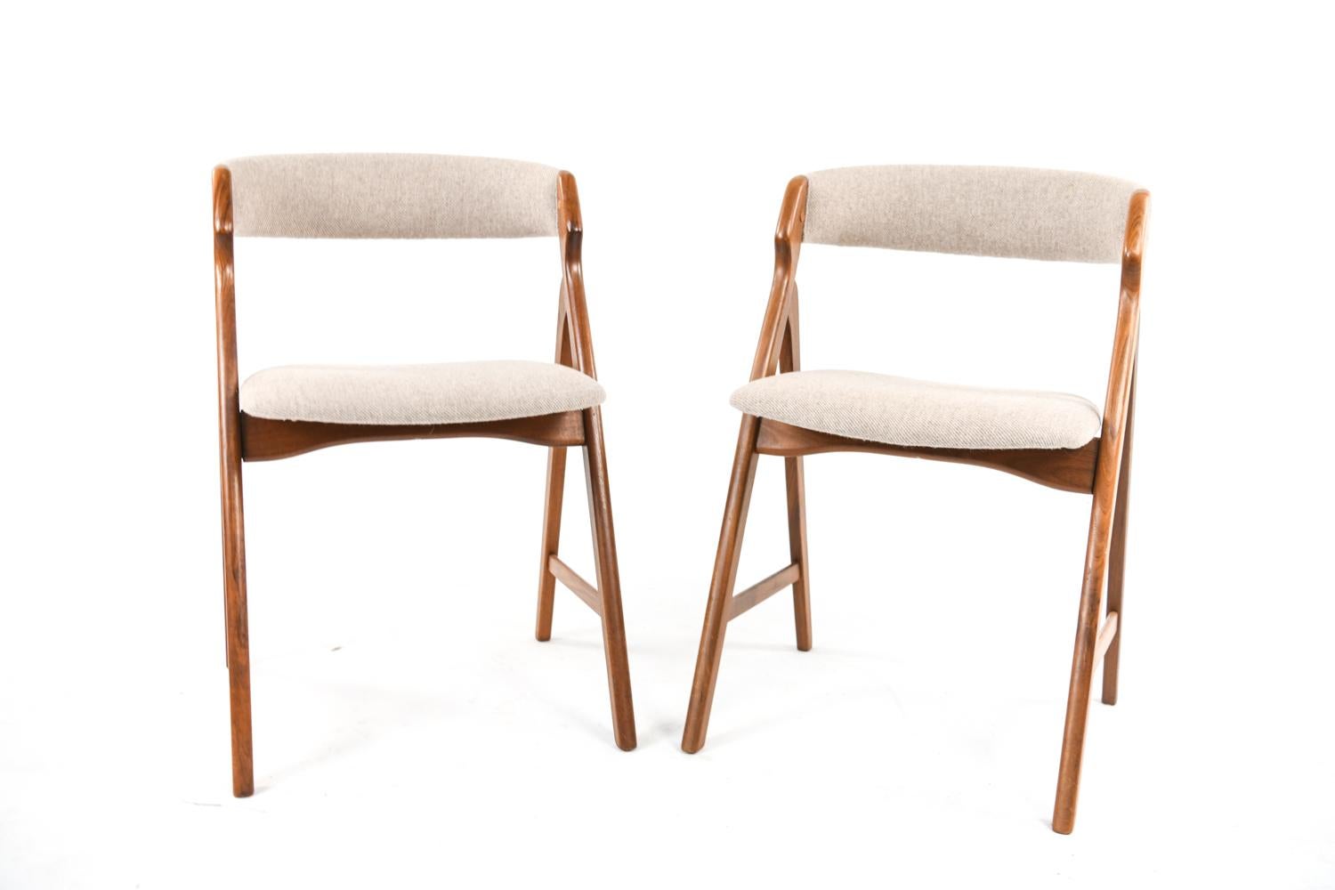 Mid-20th Century Set of 6 TH. Harlev Model 205 Side Chairs for Farstrup