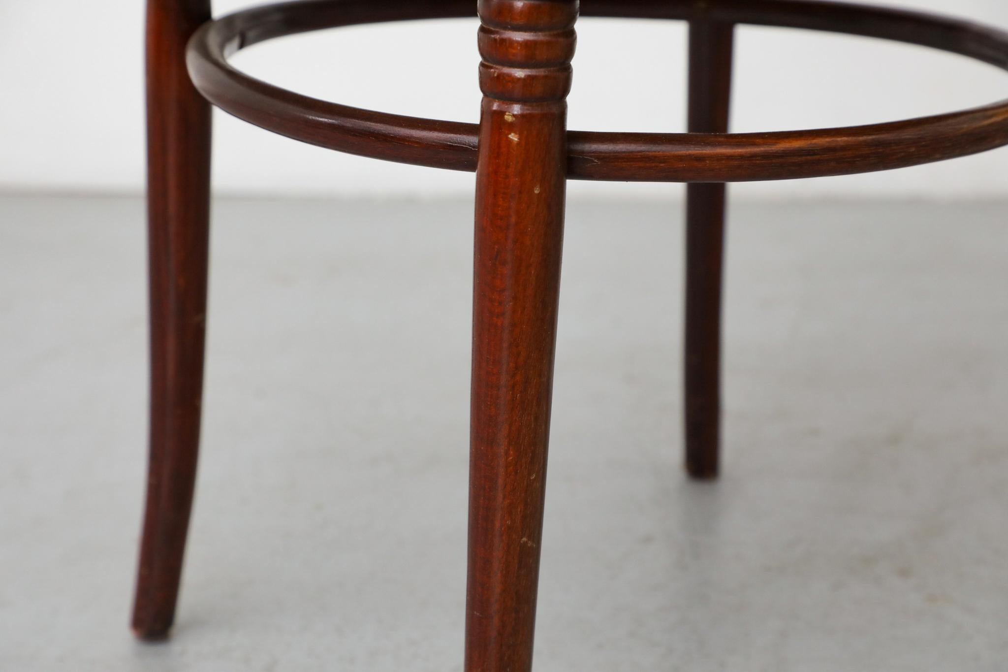Set aus 6 Thonet Bistrostühlen aus gebogenem Holz mit Sitzen und Rückenlehne aus Herbstsamt im Angebot 10