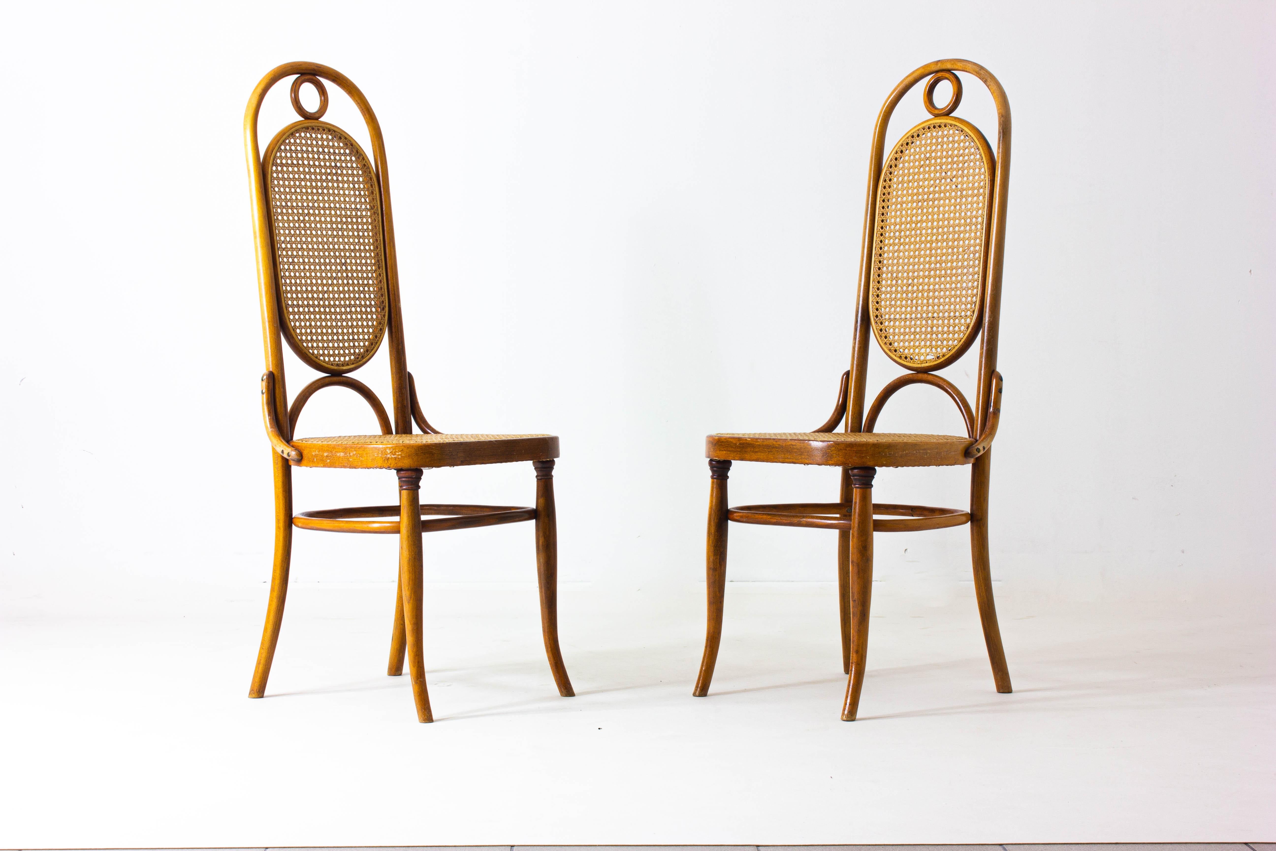 Post-Modern Set of 6 Thonet chairs model 207