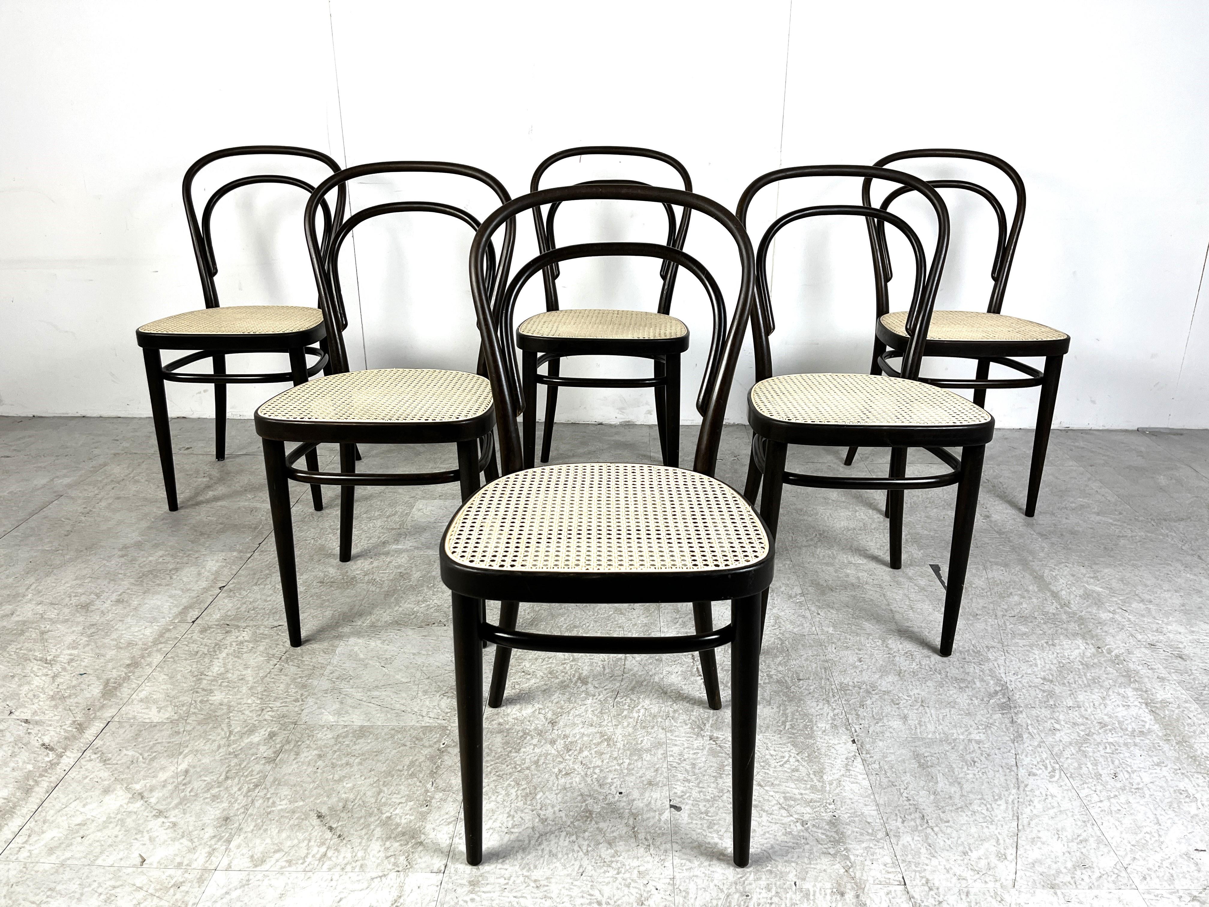 Art Nouveau Set of 6 Thonet No.: 214 dining chairs, 1979