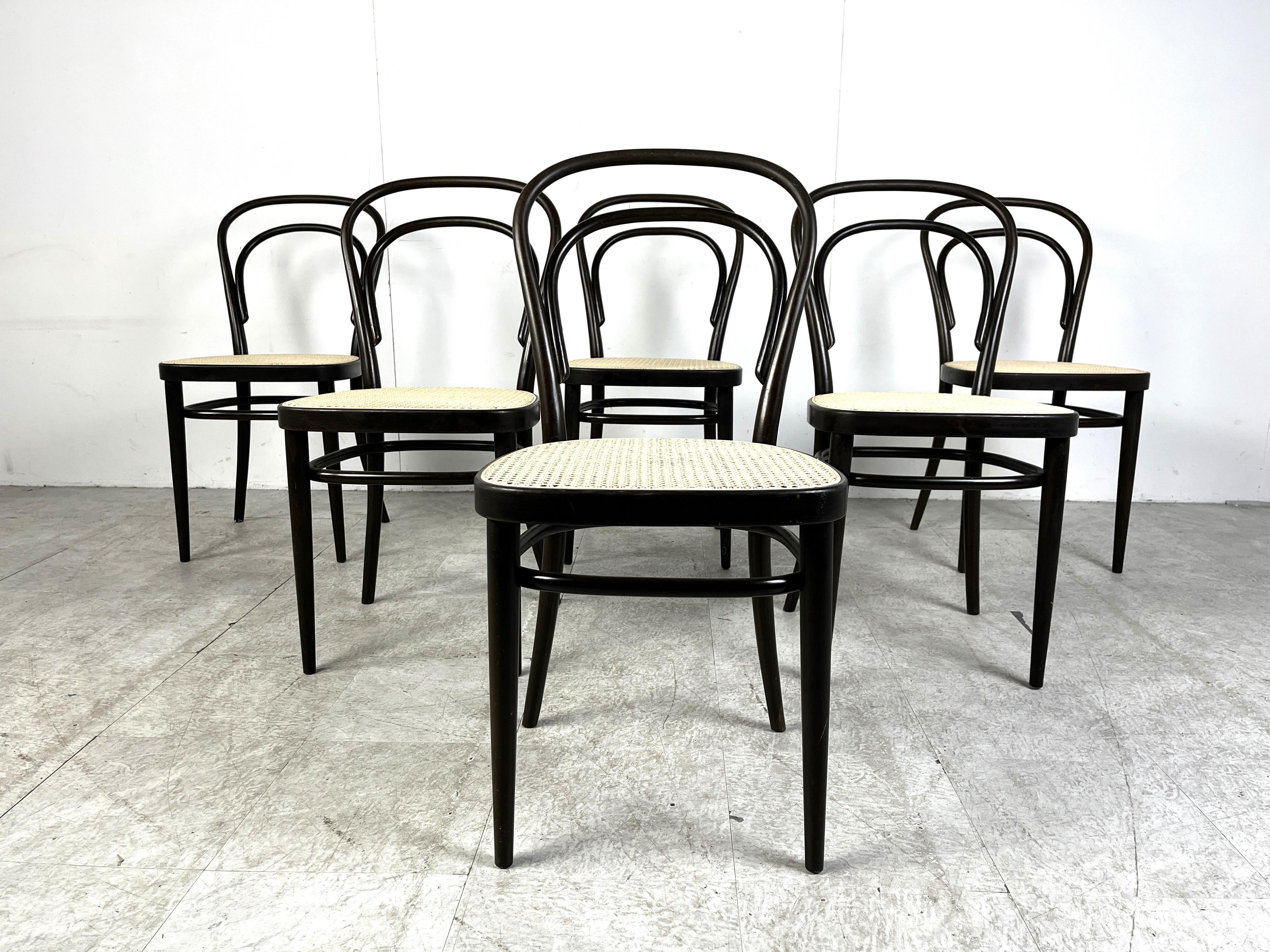 Austrian Set of 6 Thonet No.: 214 dining chairs, 1979