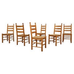 Ensemble de 6 chaises de salle à manger d'inspiration trône en pin et jonc avec fleurons tournés