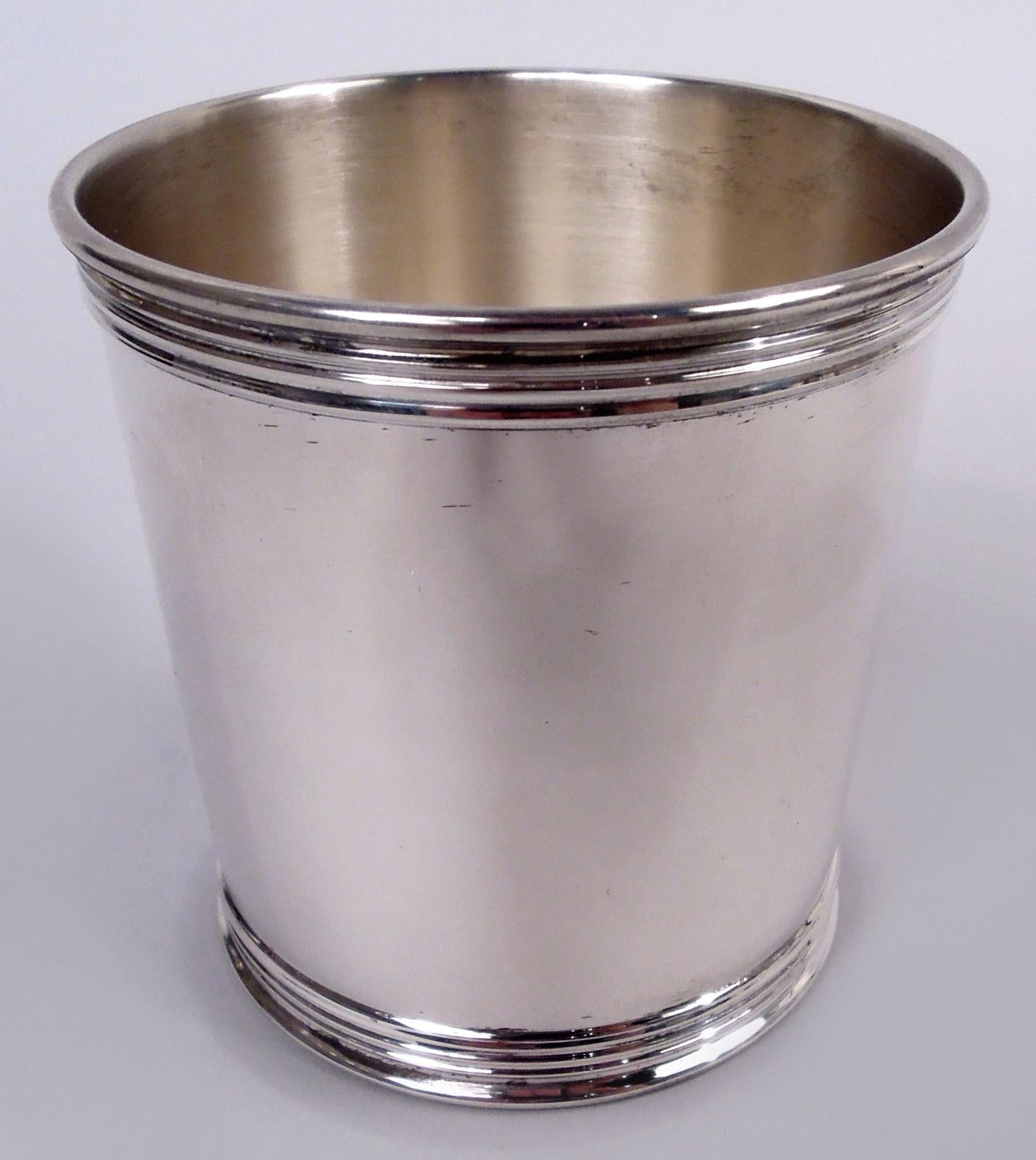 Set di 6 tazze da menta americane in argento sterling. Ciascuno: Fianchi dritti e affusolati; bocca e base con reminiscenze. Stile Julep, dimensione tumbler. Marcato 