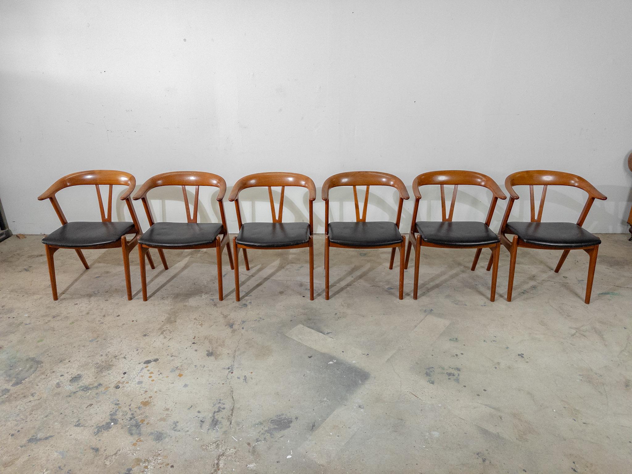 Das 6er-Set Torbjørn Afdal Norwegian Dining Chairs ist der Inbegriff für skandinavisches Design und zeitlose Eleganz. Diese mit Präzision und Liebe zum Detail gefertigten Stühle zeichnen sich durch eine schlichte und minimalistische Ästhetik aus,
