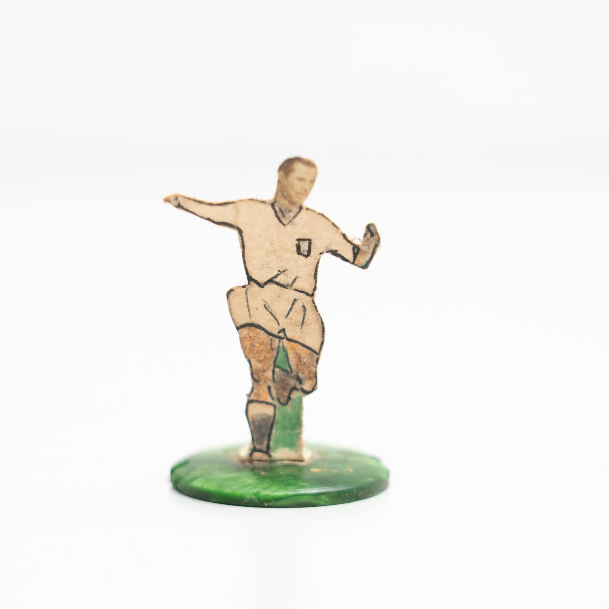 Set of 6 Traditional Antique Button Soccer Game Figures, circa 1950 In Good Condition For Sale In Barcelona, ES