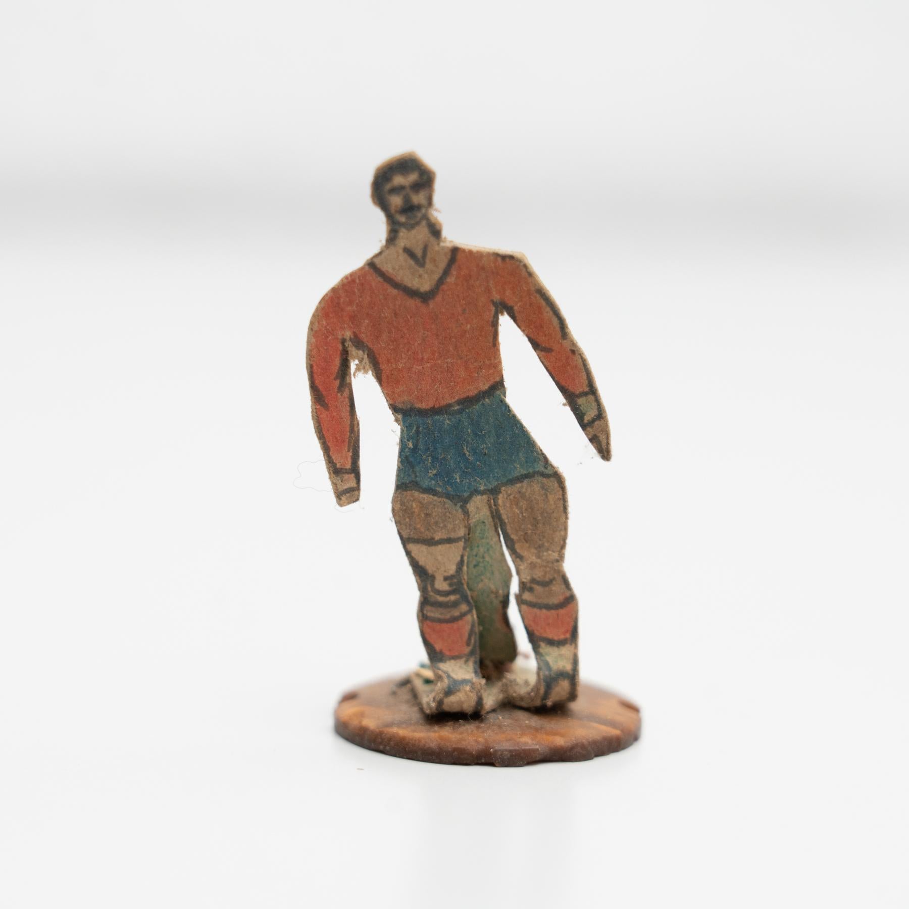 Set of 6 Traditional Antique Button Soccer Game Figures, circa 1950 In Good Condition For Sale In Barcelona, Barcelona