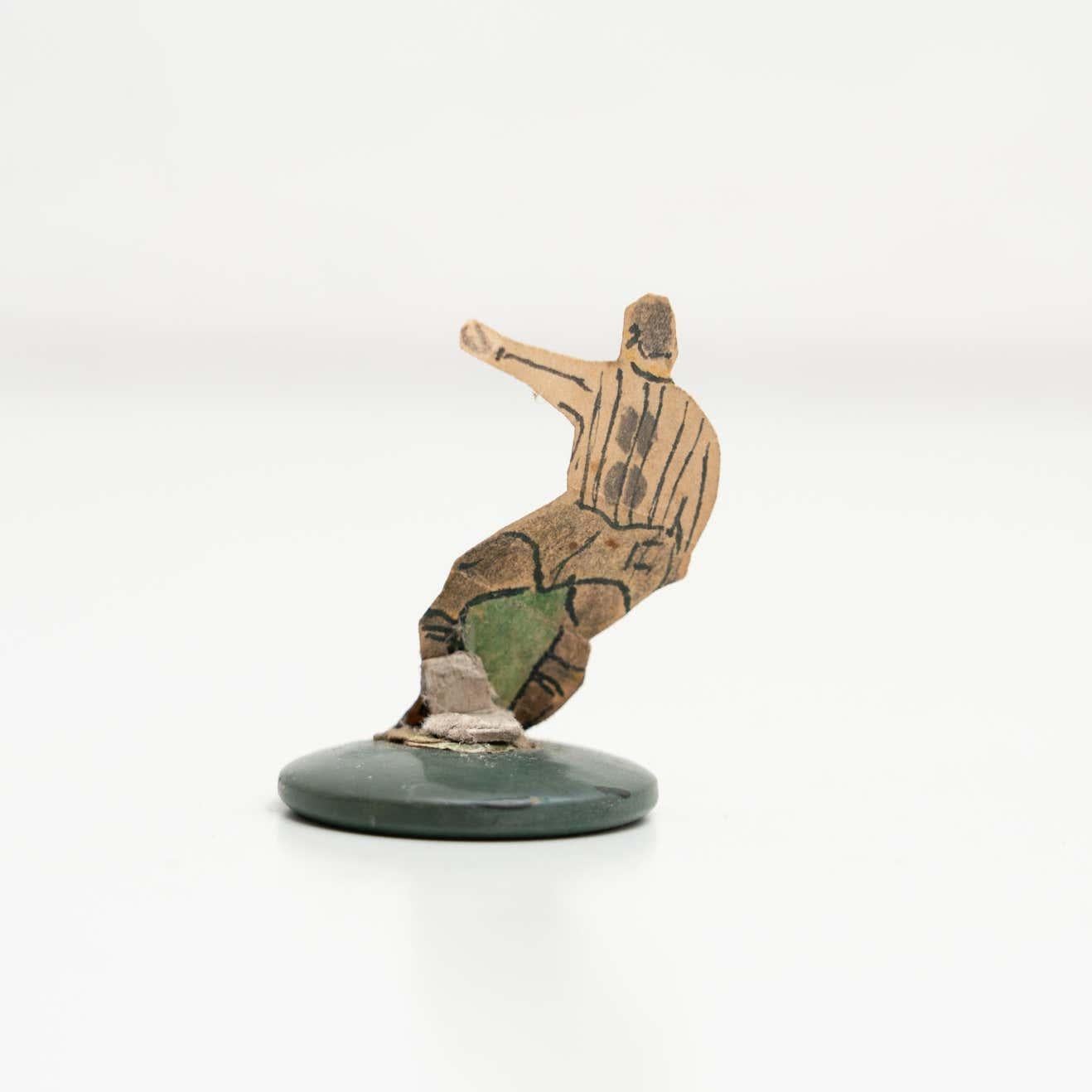 Set of 6 Traditional Antique Button Soccer Game Figures, circa 1950 In Good Condition For Sale In Barcelona, Barcelona