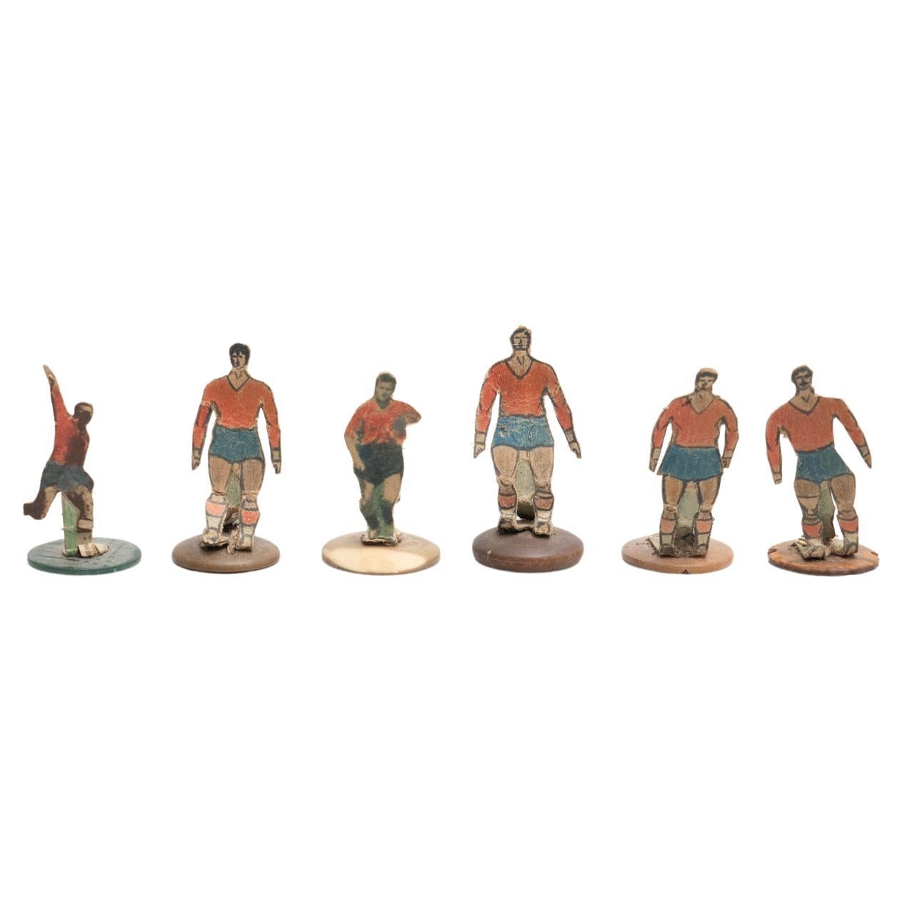 Ensemble de 6 figurines de jeu de football traditionnelles anciennes à boutons, vers 1950