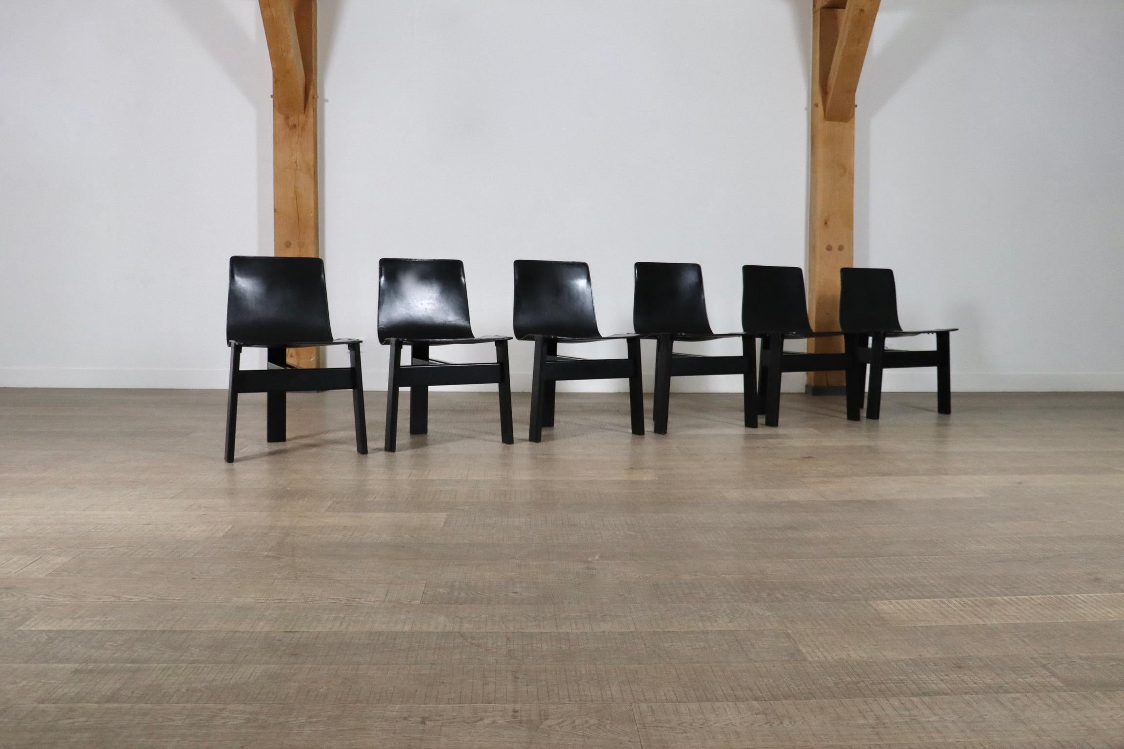 Set of 6 ‘Tre 3’ chairs in black leather, Angelo Mangiarotti for Skipper, 1970s 3