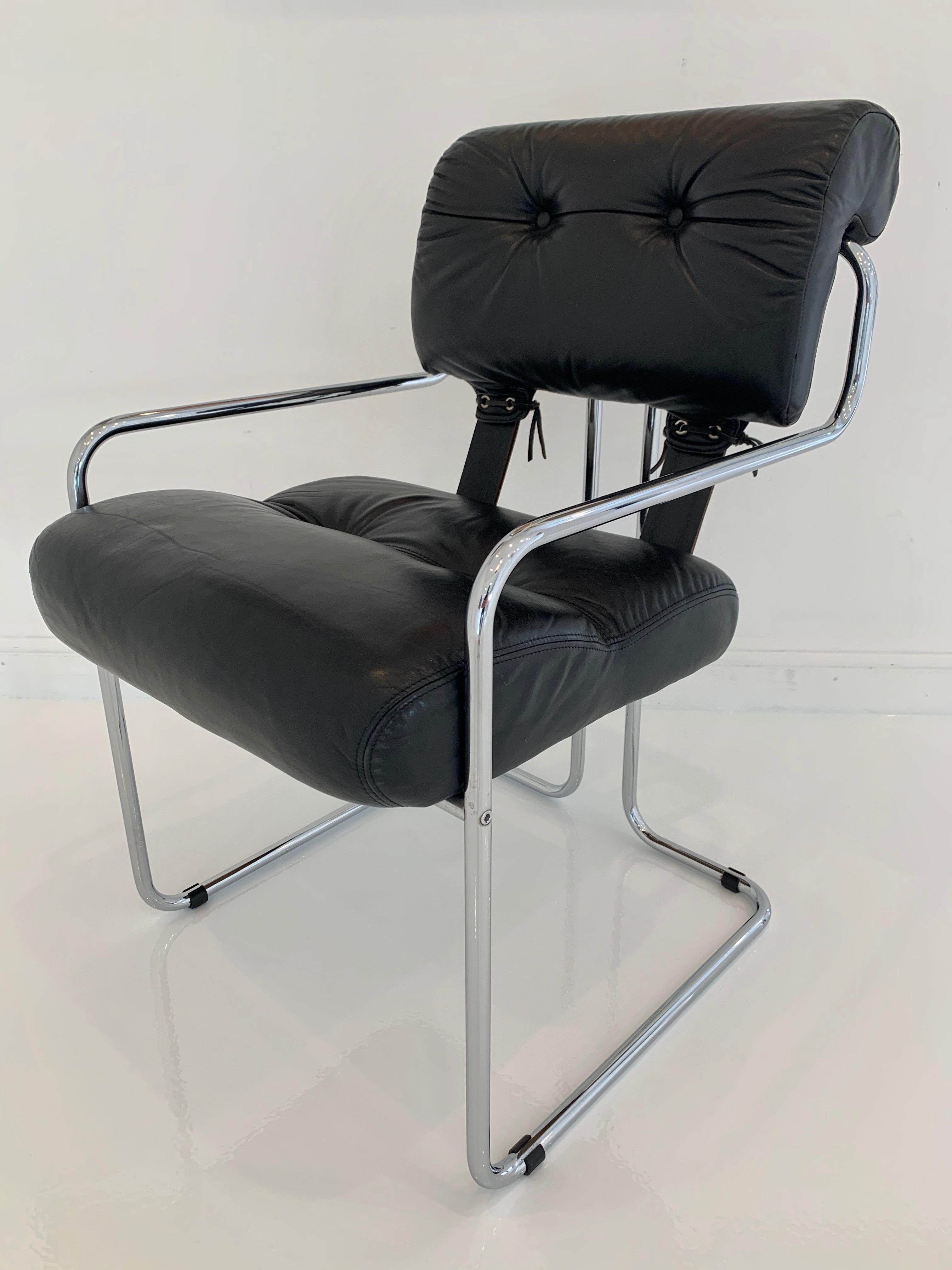 Pair of 'Tucroma' Chairs in Black Leather by Guido Faleschini 5