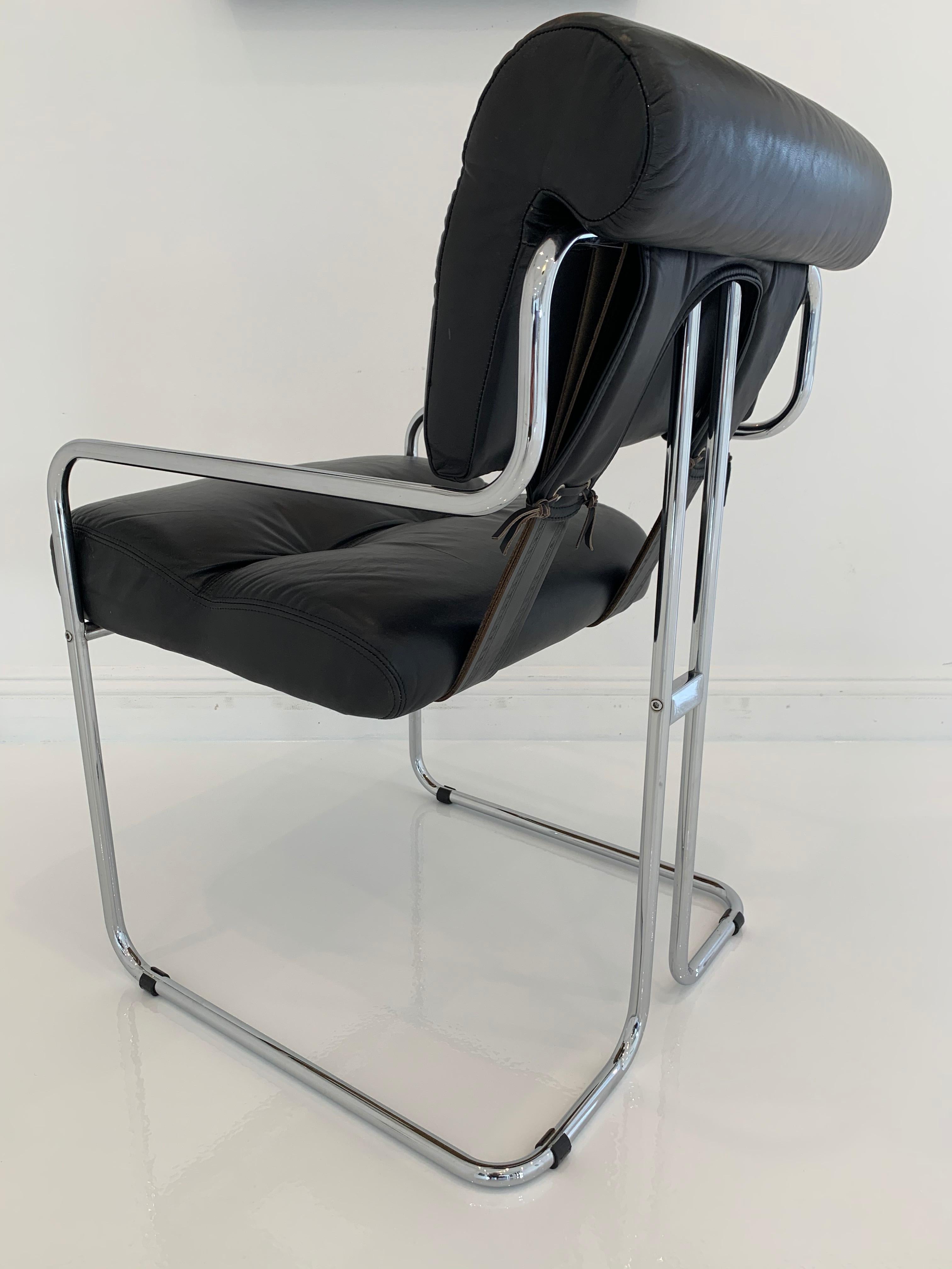 Pair of 'Tucroma' Chairs in Black Leather by Guido Faleschini 6