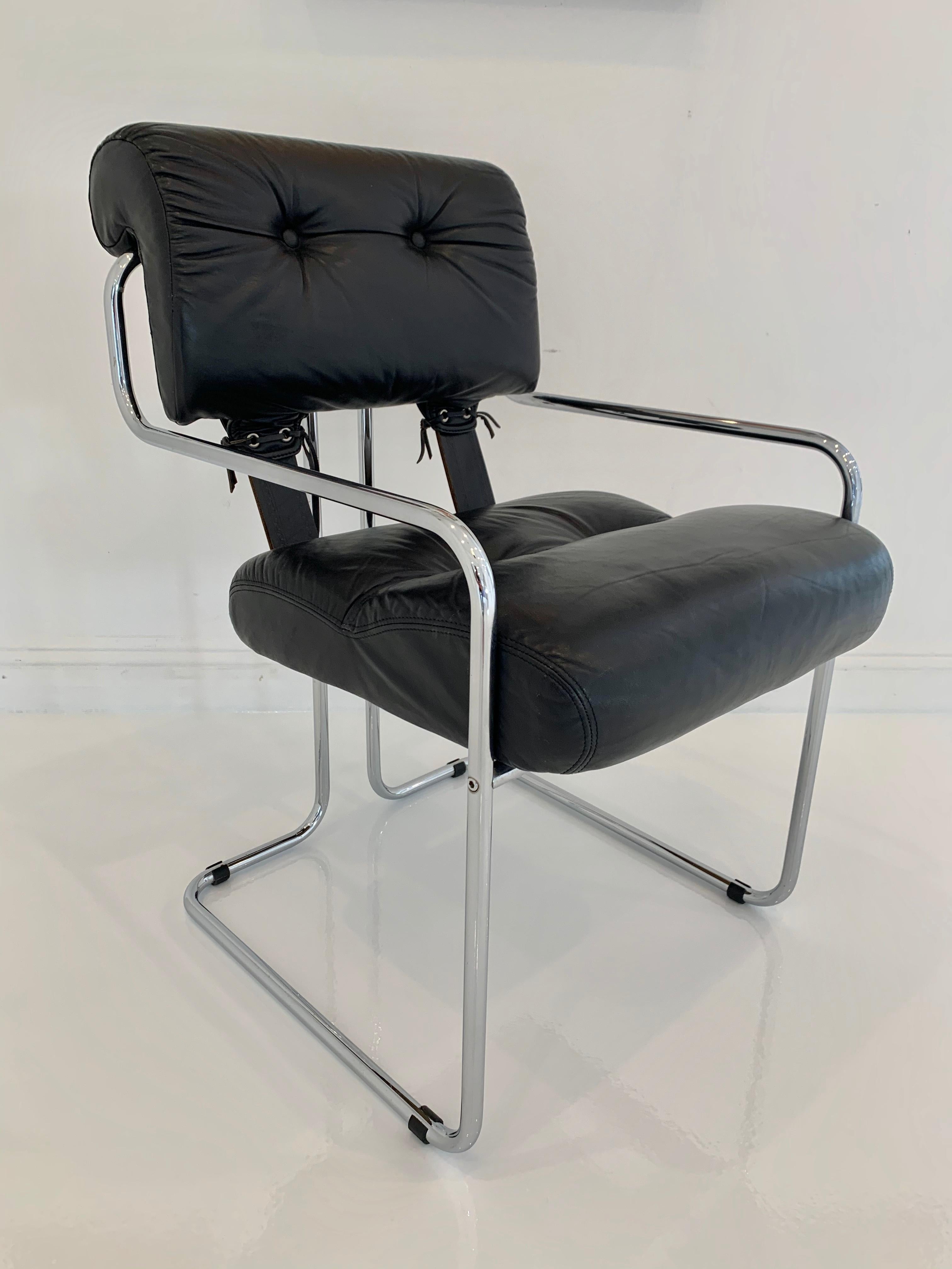 Pair of 'Tucroma' Chairs in Black Leather by Guido Faleschini In Good Condition In Los Angeles, CA