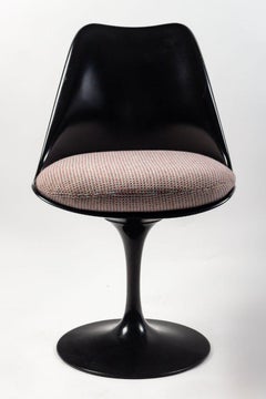 Set of 6 Tulip Dining Chairs by Eero Saarinen for Knoll, XXth Century.