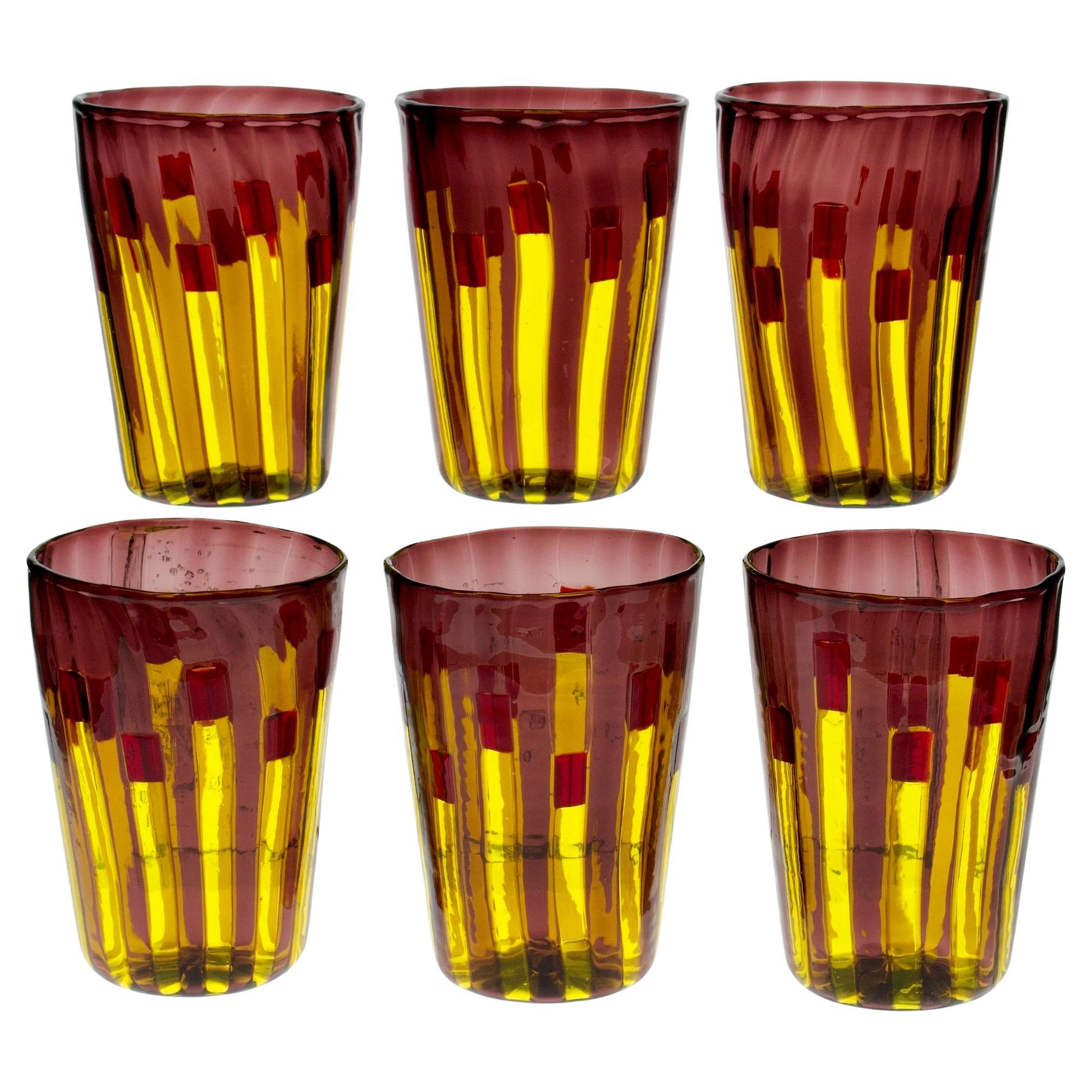 Ensemble de 6 verres jaune et améthyste aux accents rouge vif, Piattelli en vente