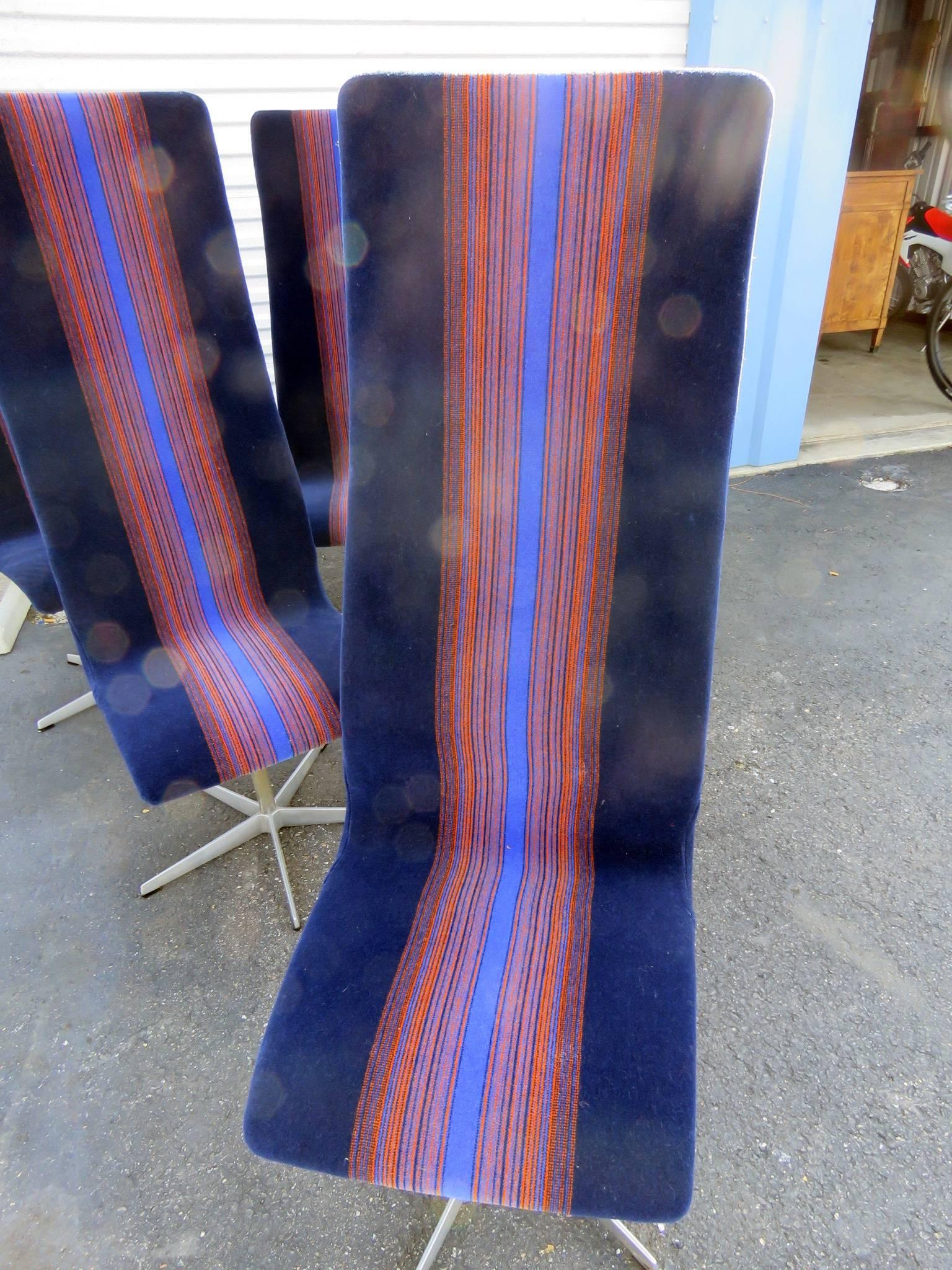 Set of six upholstered Arne Jacobsen for Fritz Hansen high back swivel chairs with chrome bases. Measures: 16