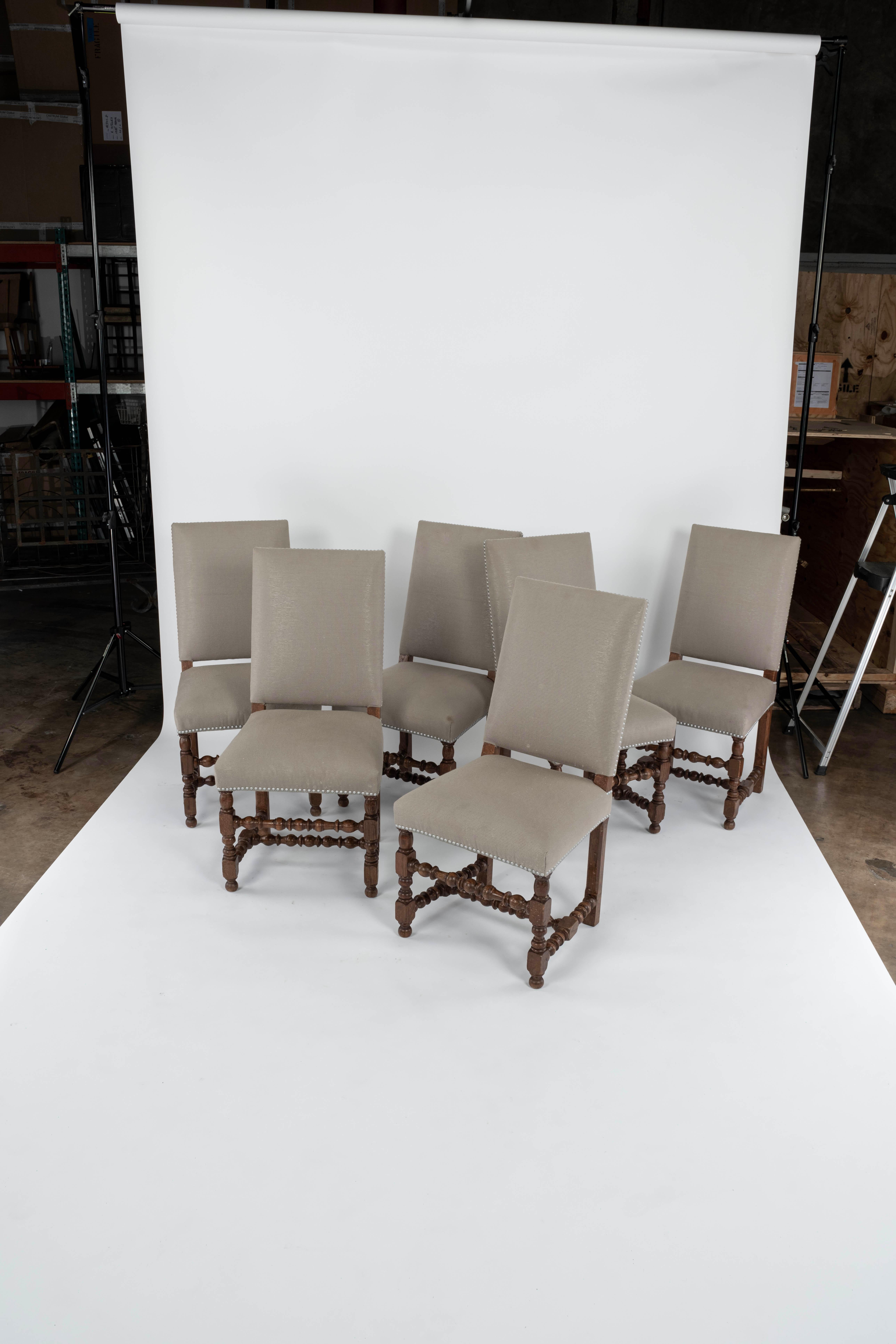 Oak Set of 6 Upholstered Dining Chairs with Turned Wood Legs For Sale