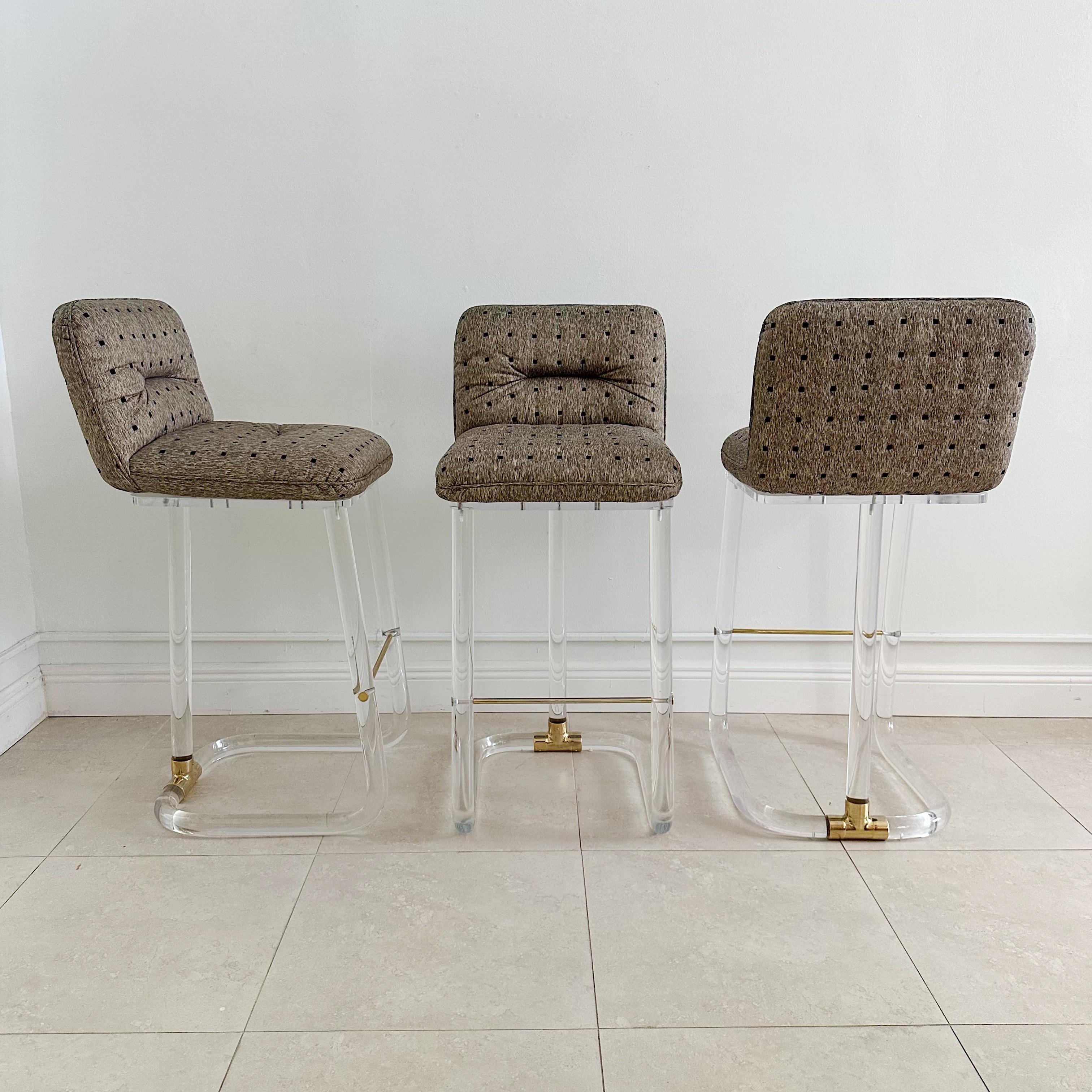 Hand-Crafted Set of 6 Upholstered Swivel Bar Stools by Lion in Frost Signed Lucite and Brass