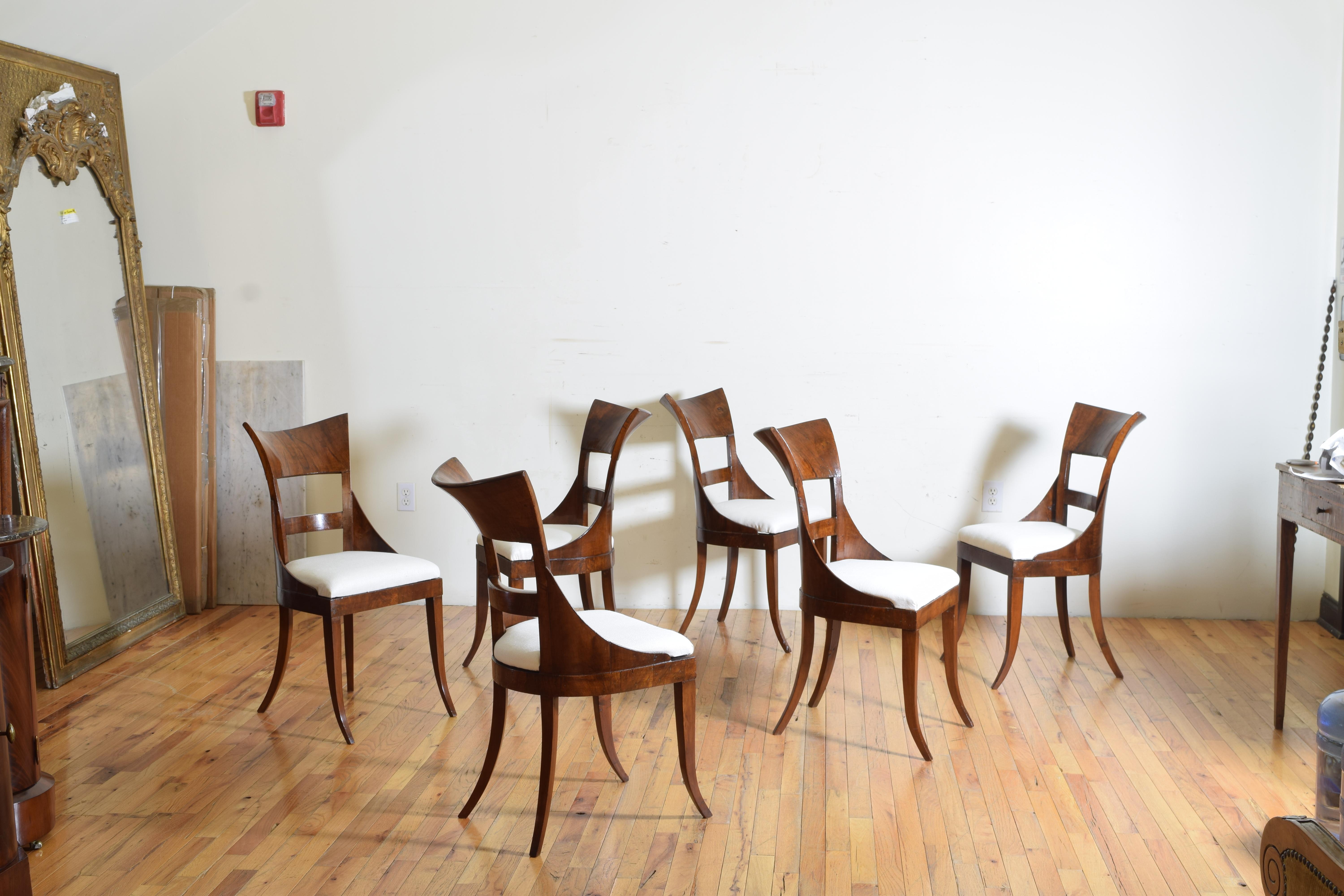 Set of 6 Venetian Walnut Veneered Dining Chairs, Early 19th Century 2