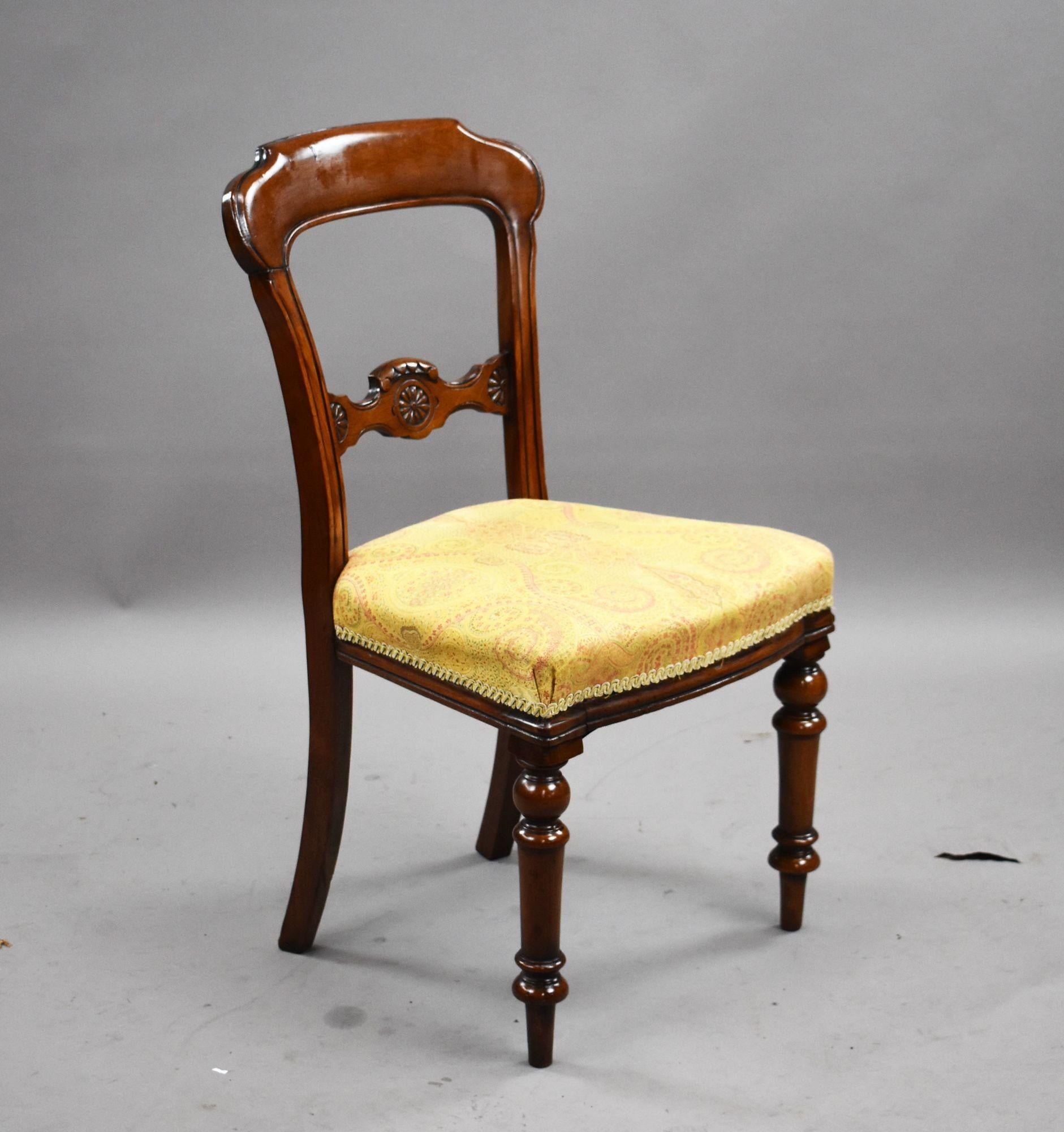 Set di sei sedie da pranzo vittoriane in mogano
Codice articolo: S27-1105
Un raffinato set di sei sedie da pranzo vittoriane in mogano, dalle linee aggraziate e dai dettagli intagliati caratteristici della metà del XIX secolo. Il binario superiore