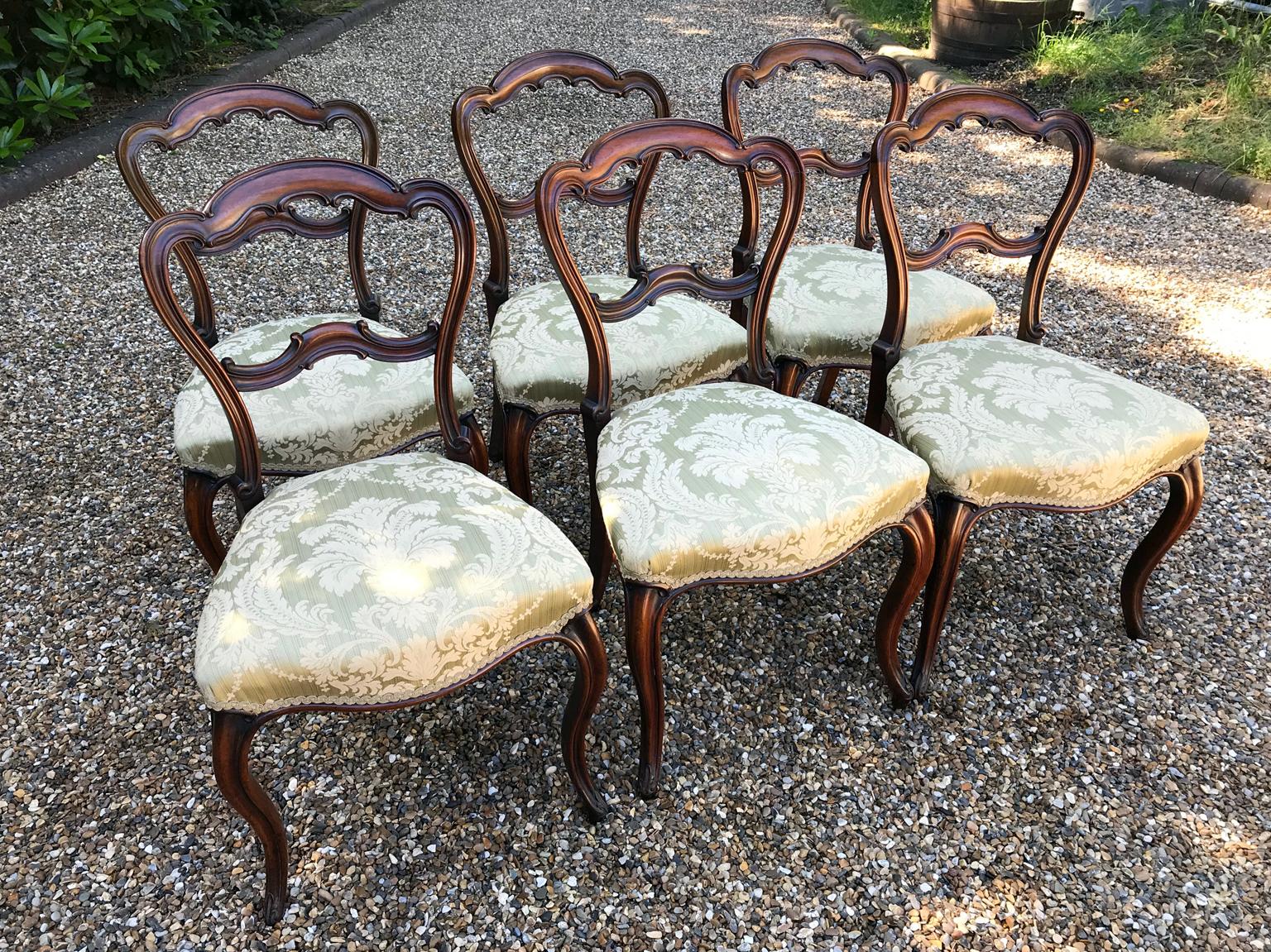 British Set of 6 Victorian Rosewood Spoon Back Dining Chairs For Sale