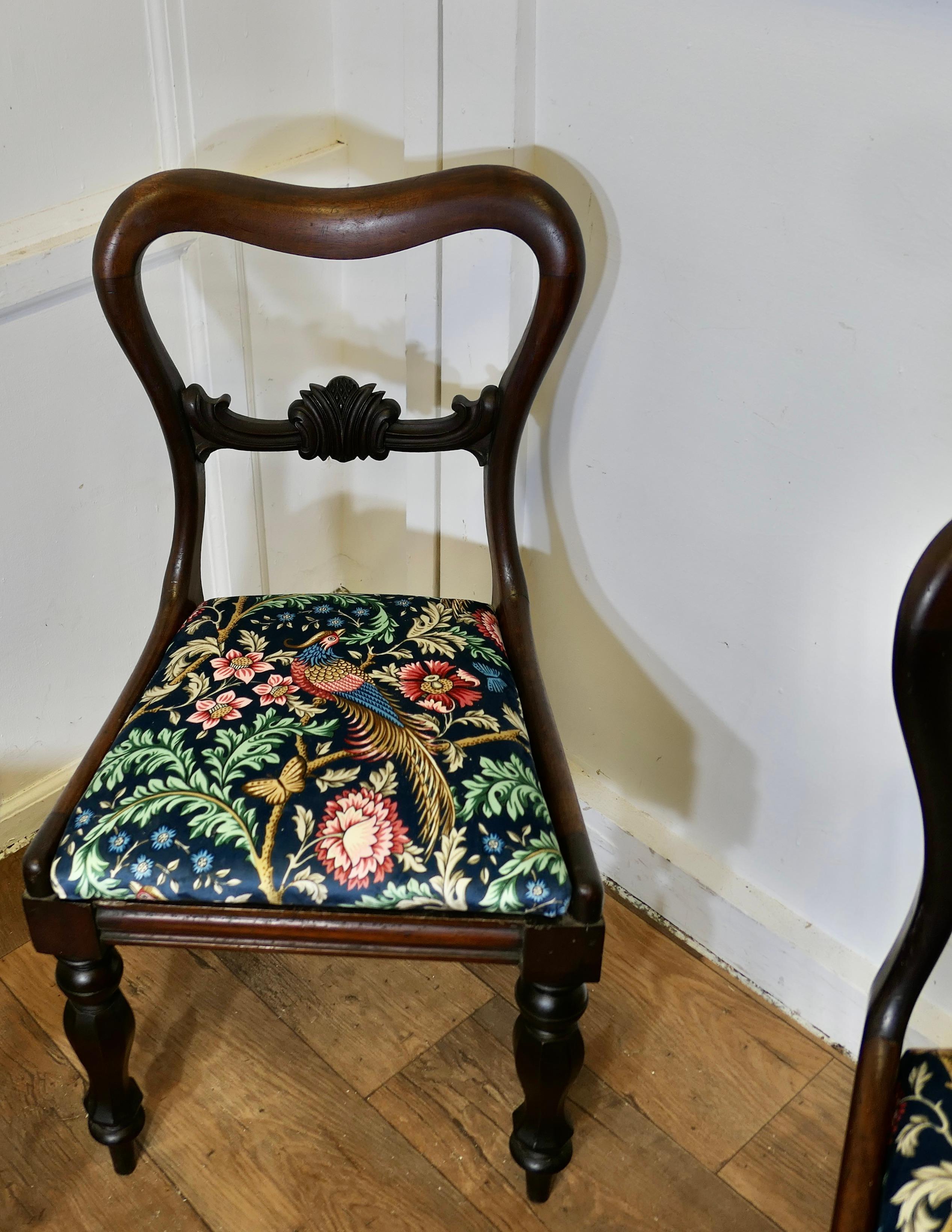 Set of 6 Victorian Upholstered Dining Chairs  A superb quality set of chairs In Good Condition For Sale In Godshill, Isle of Wight