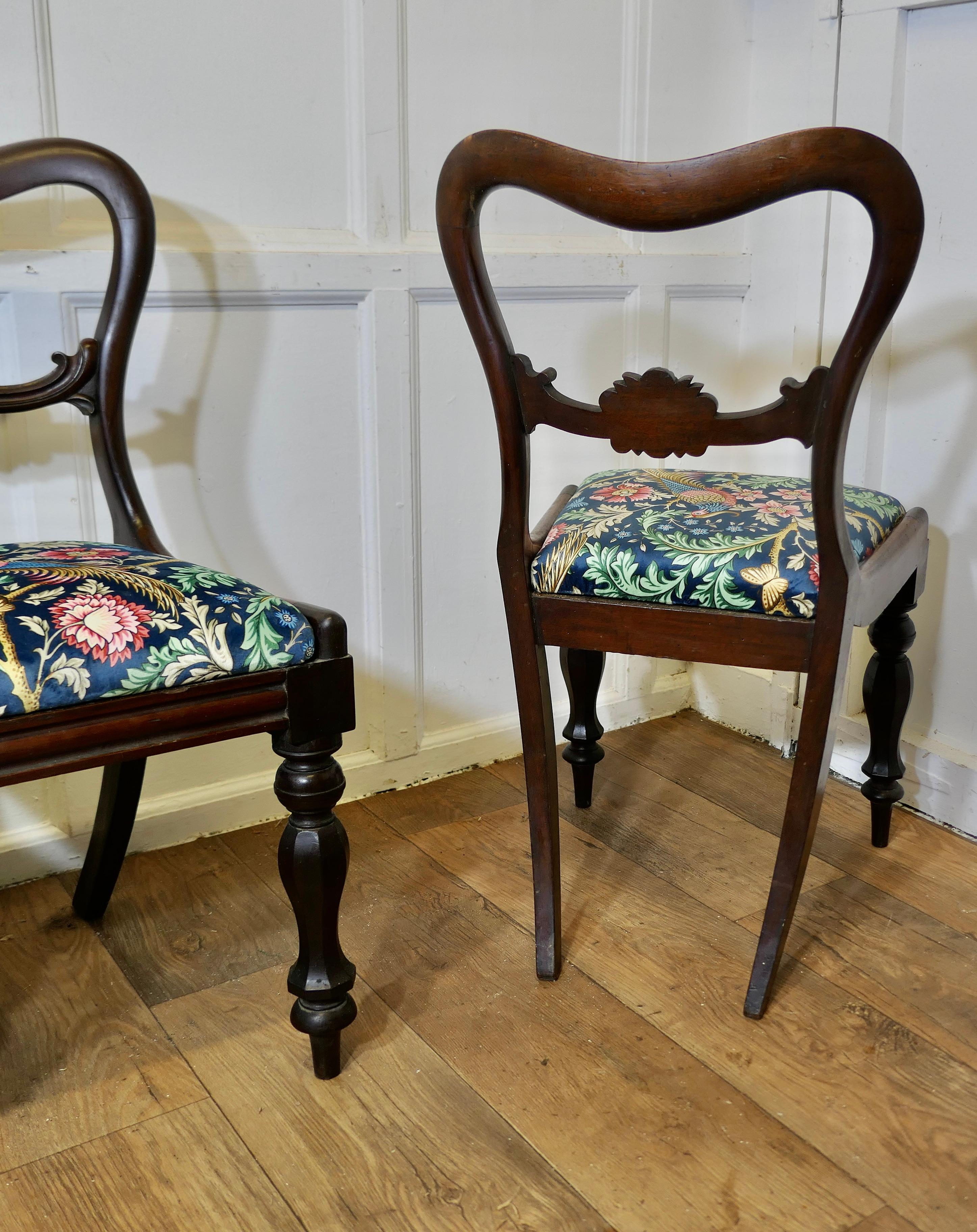 Velvet Set of 6 Victorian Upholstered Dining Chairs  A superb quality set of chairs For Sale