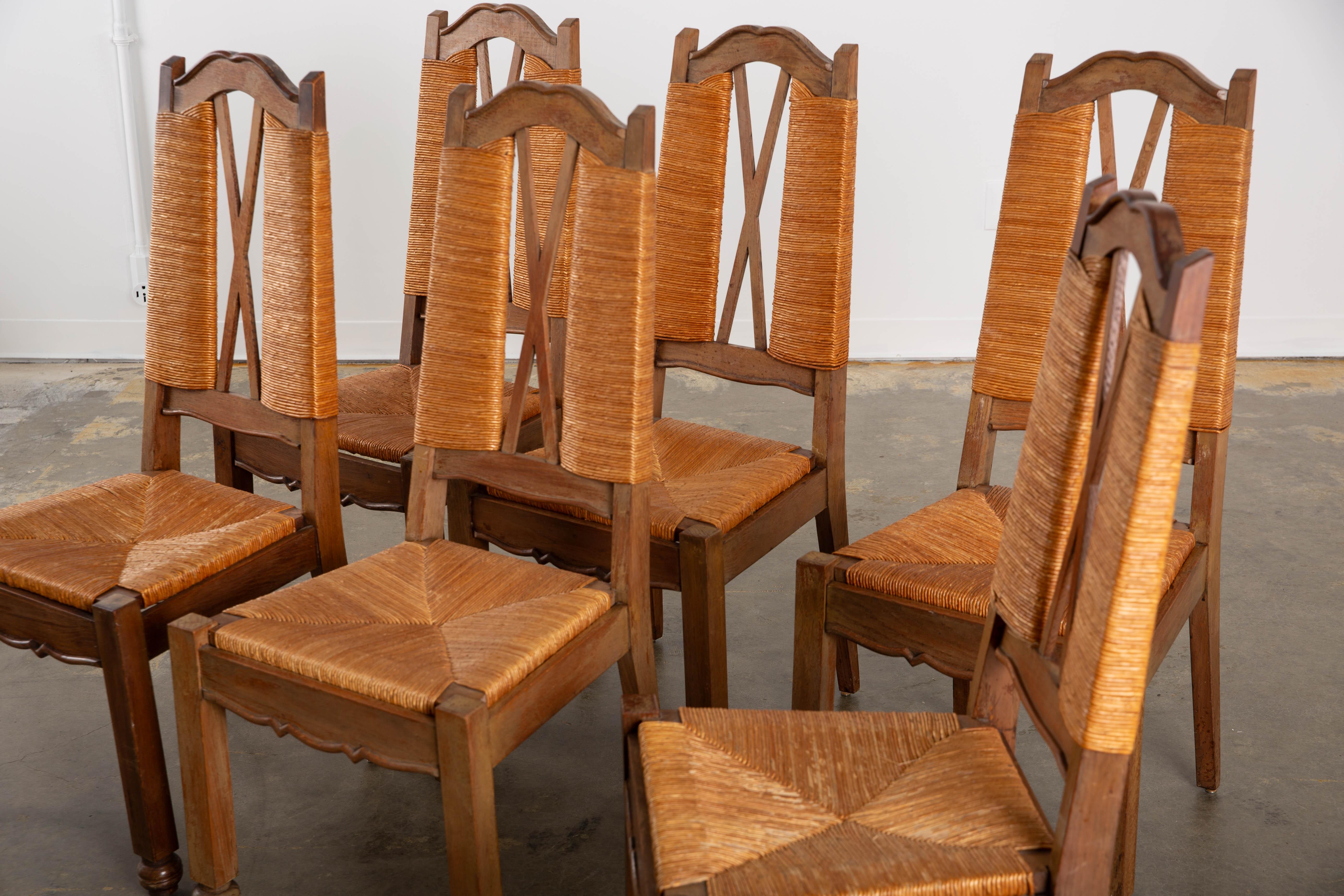 Canna Set di 6 sedie da pranzo vintage in Oak francese degli anni '40 con sedili in canna in vendita