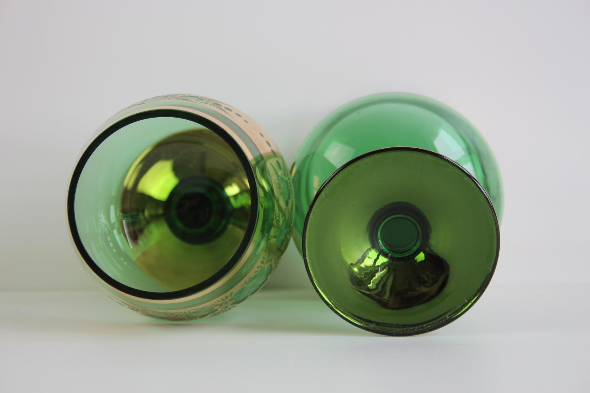 Set of 6 Vintage Bohemian Green and Gold Gilded Glasses For Sale 4