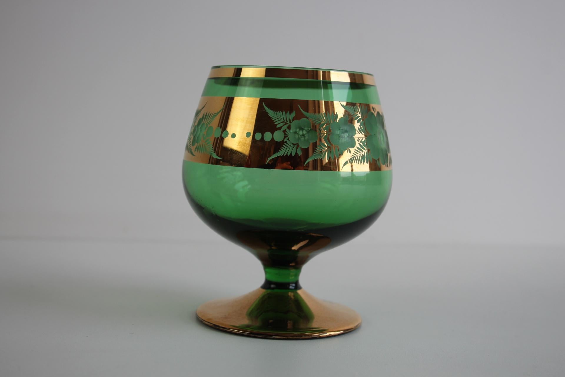 Czech Set of 6 Vintage Bohemian Green and Gold Gilded Glasses For Sale