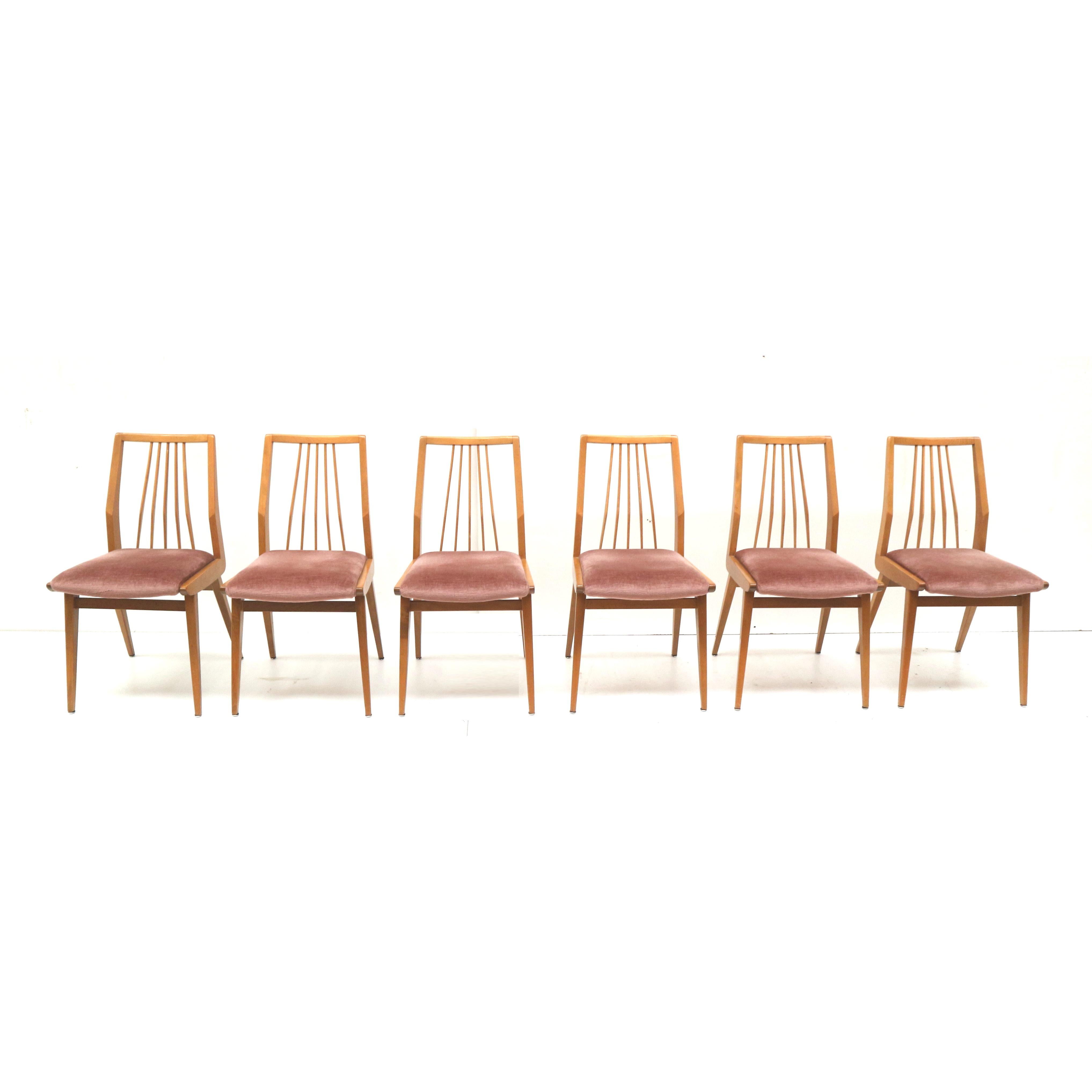 Set of 6 vintage chairs / bar chairs with pink velvet upholstery made in the 60s In Good Condition For Sale In Breda, NB