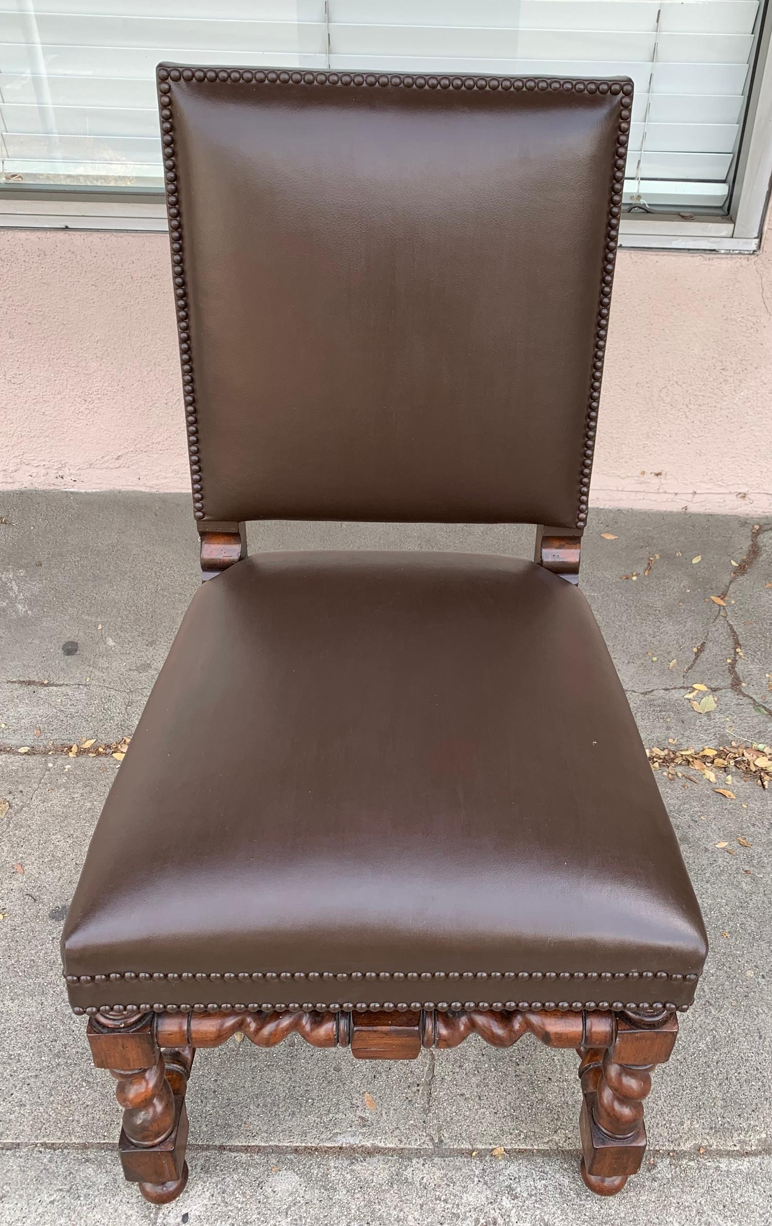 Satz von 6 Vintage-Stühlen mit gedrechselten Beinen und Lederpolsterung (amerikanisch)