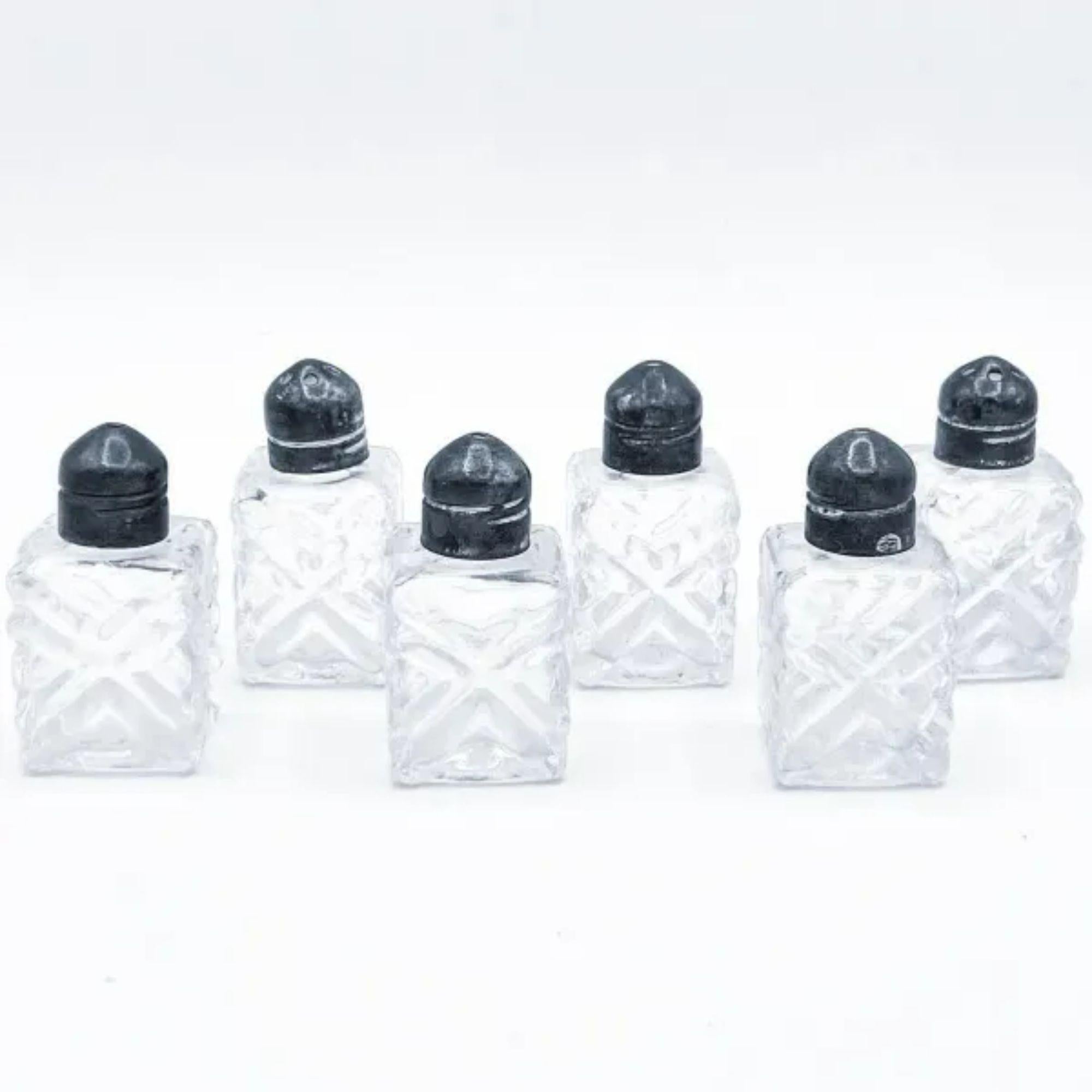 Crystalia USA Salt And Pepper Shaker Set