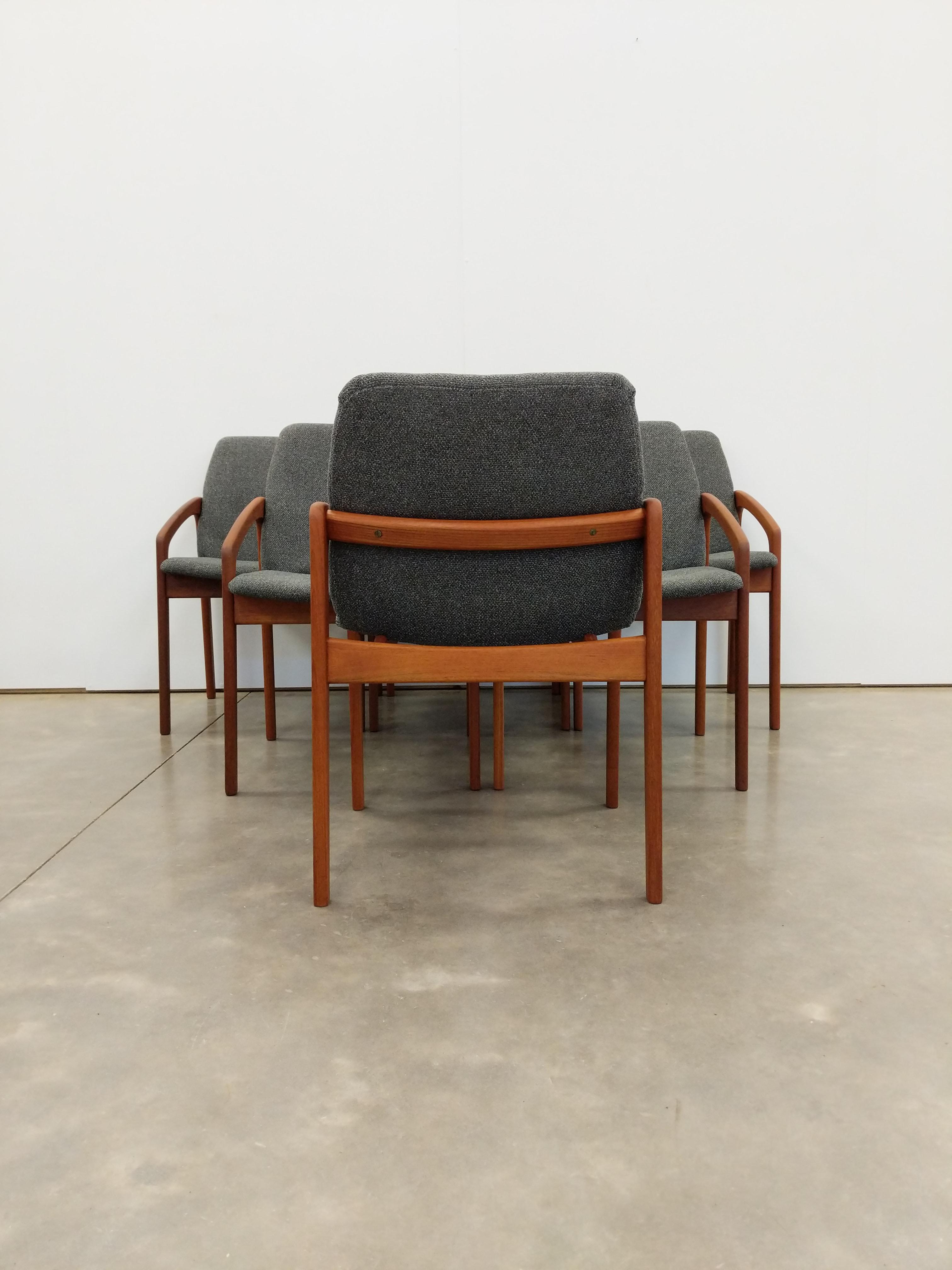 Mid-Century Modern Set of 6 Vintage Danish Modern Teak Chairs by Henning Kjaernulf