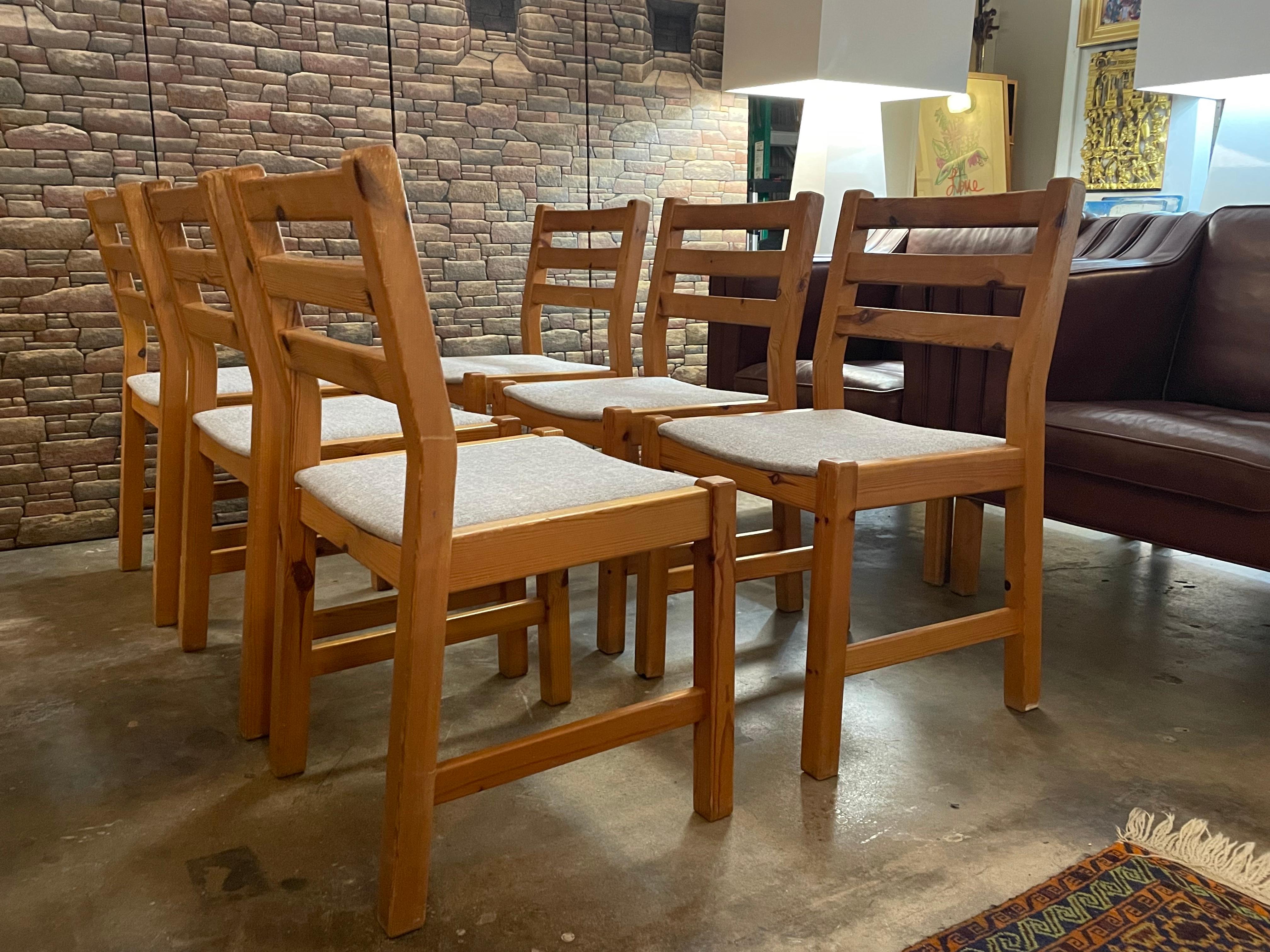 Set of 6 Vintage Danish Pine Dining Chairs For Sale 2