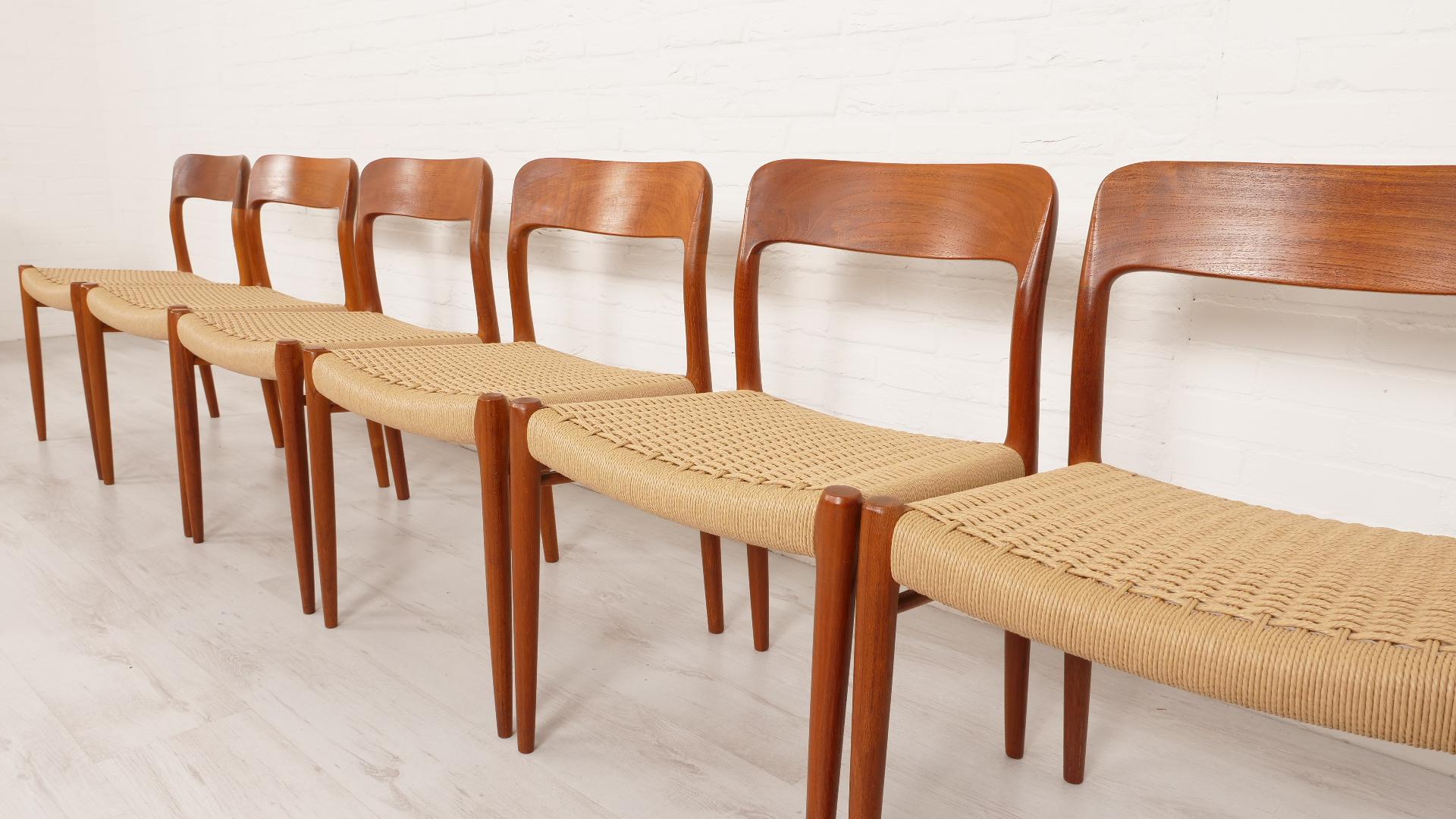 Tissé à la main Ensemble de 6 chaises de salle à manger vintage  Niels Otto Møller  Modèle 75  Corde en papier  Teck en vente