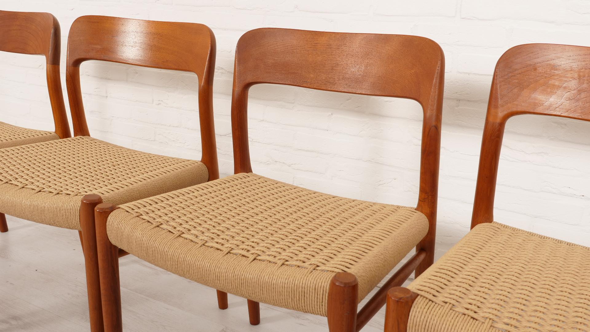 Set of 6 vintage dining chairs  Niels Otto Møller  Model 75  Papercord  Teak In Excellent Condition For Sale In VEENENDAAL, NL