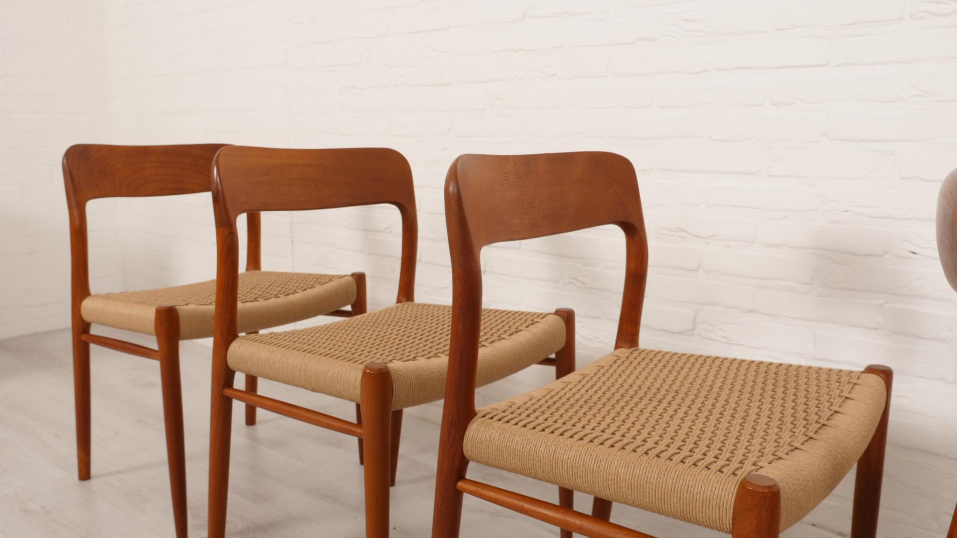 Ensemble de 6 chaises de salle à manger vintage  Niels Otto Møller  Modèle 75  Corde en papier  Teck en vente 1
