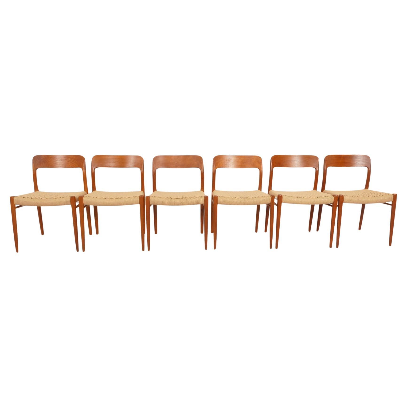 Ensemble de 6 chaises de salle à manger vintage  Niels Otto Møller  Modèle 75  Corde en papier  Teck en vente