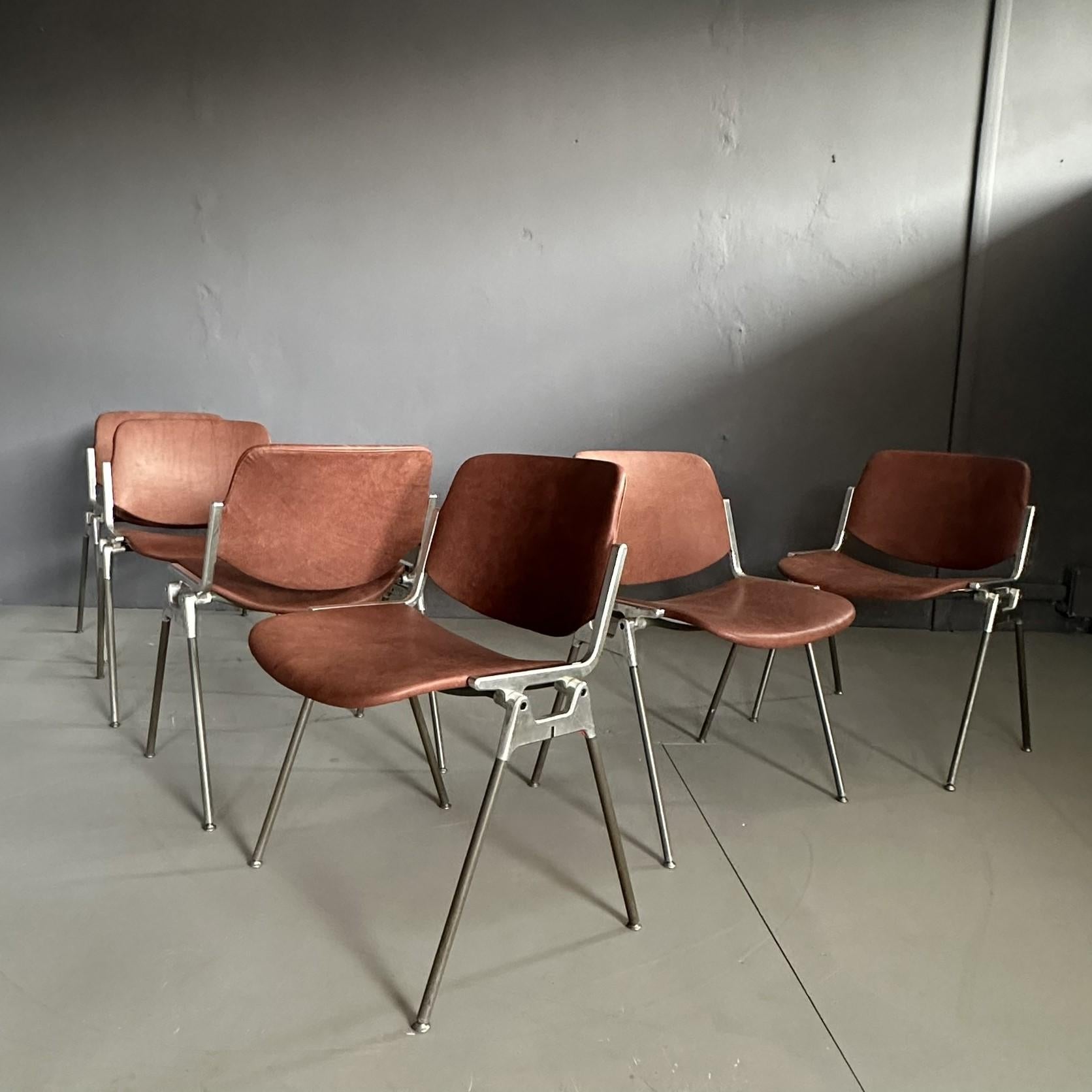 Mid-Century Modern Ensemble de 6 chaises vintage DSC 106, 1970  par Giancarlo Piretti pour Anonima Castelli en vente
