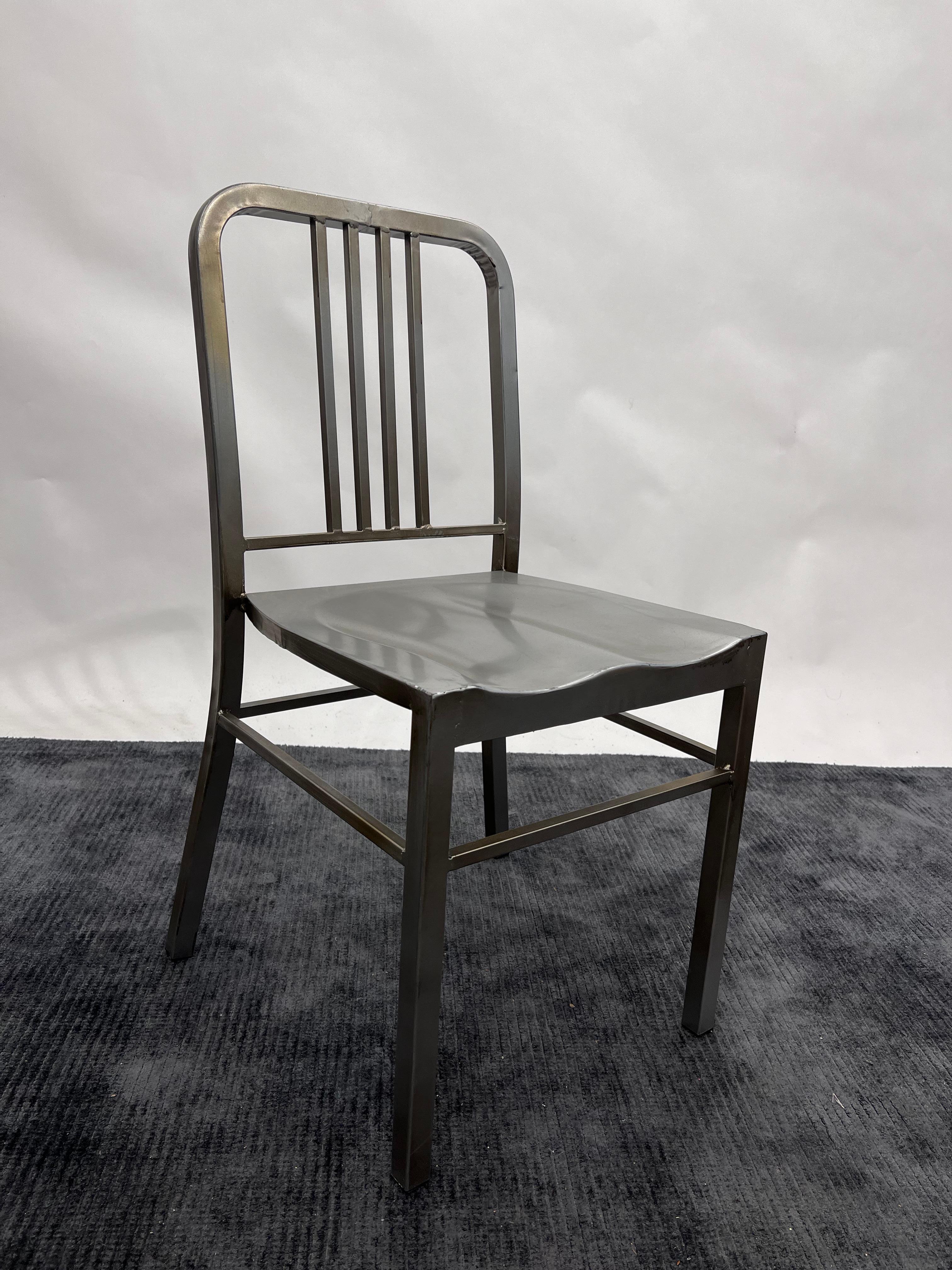 Acier Ensemble de 6 chaises vintage de style Emeco en métal bleu marine en vente