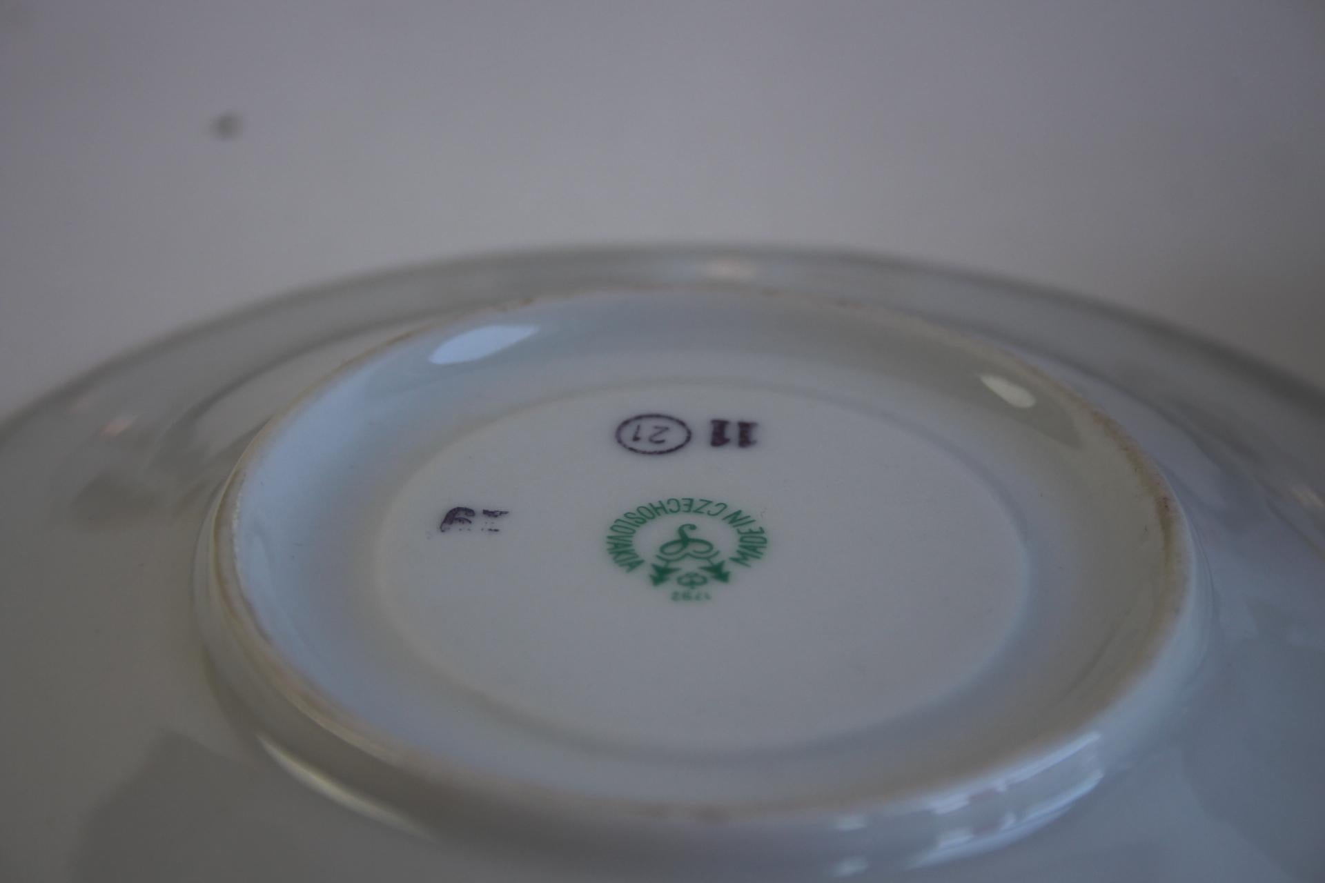 Set of 6 Vintage EPIAG Czech Porcelain Demitasse Cups and Saucers For Sale 5