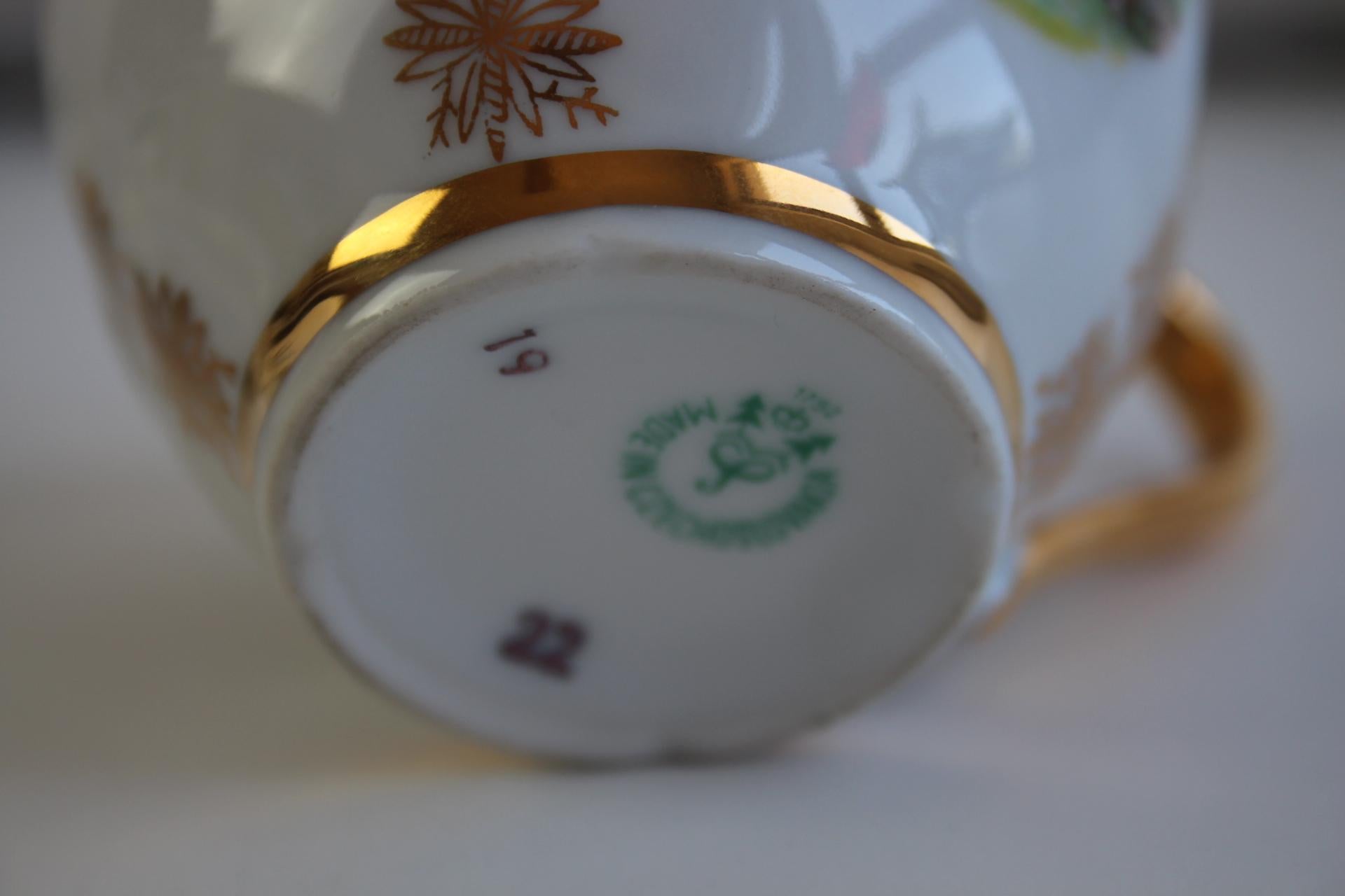 Set of 6 Vintage EPIAG Czech Porcelain Demitasse Cups and Saucers For Sale 3