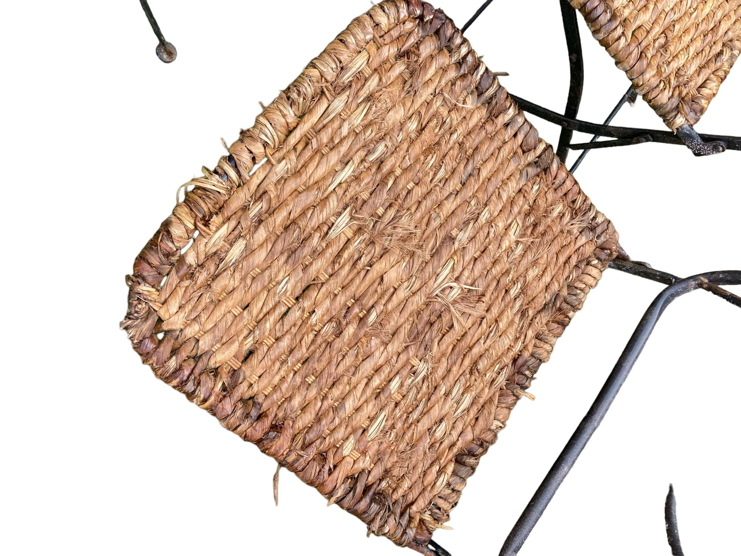 Rustique Ensemble de 6 chaises de jardin vintage pliantes en fer forgé et osier en vente