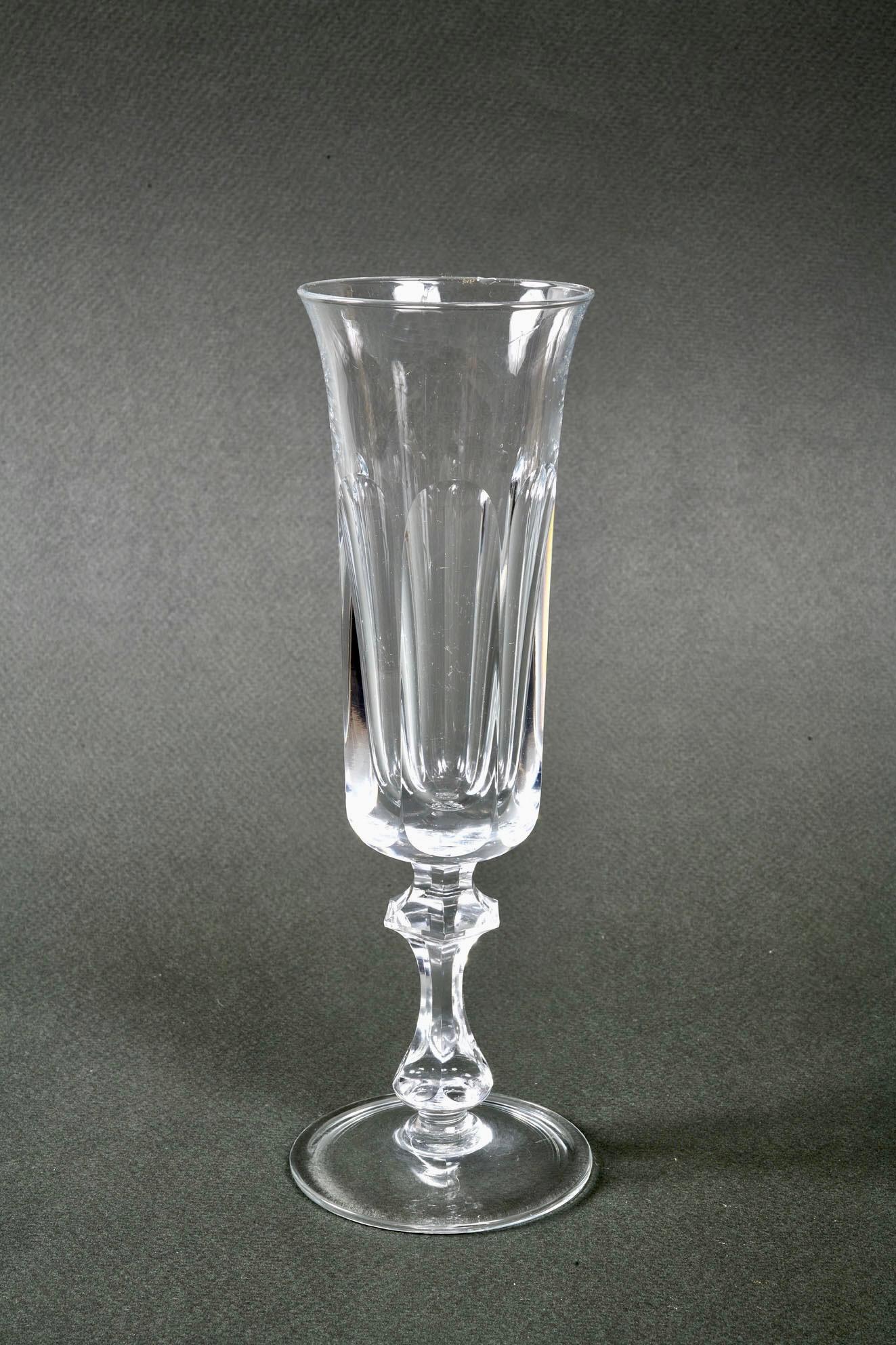 Lot de 6 flûtes à champagne en cristal de Baccarat, d'époque française en vente 1
