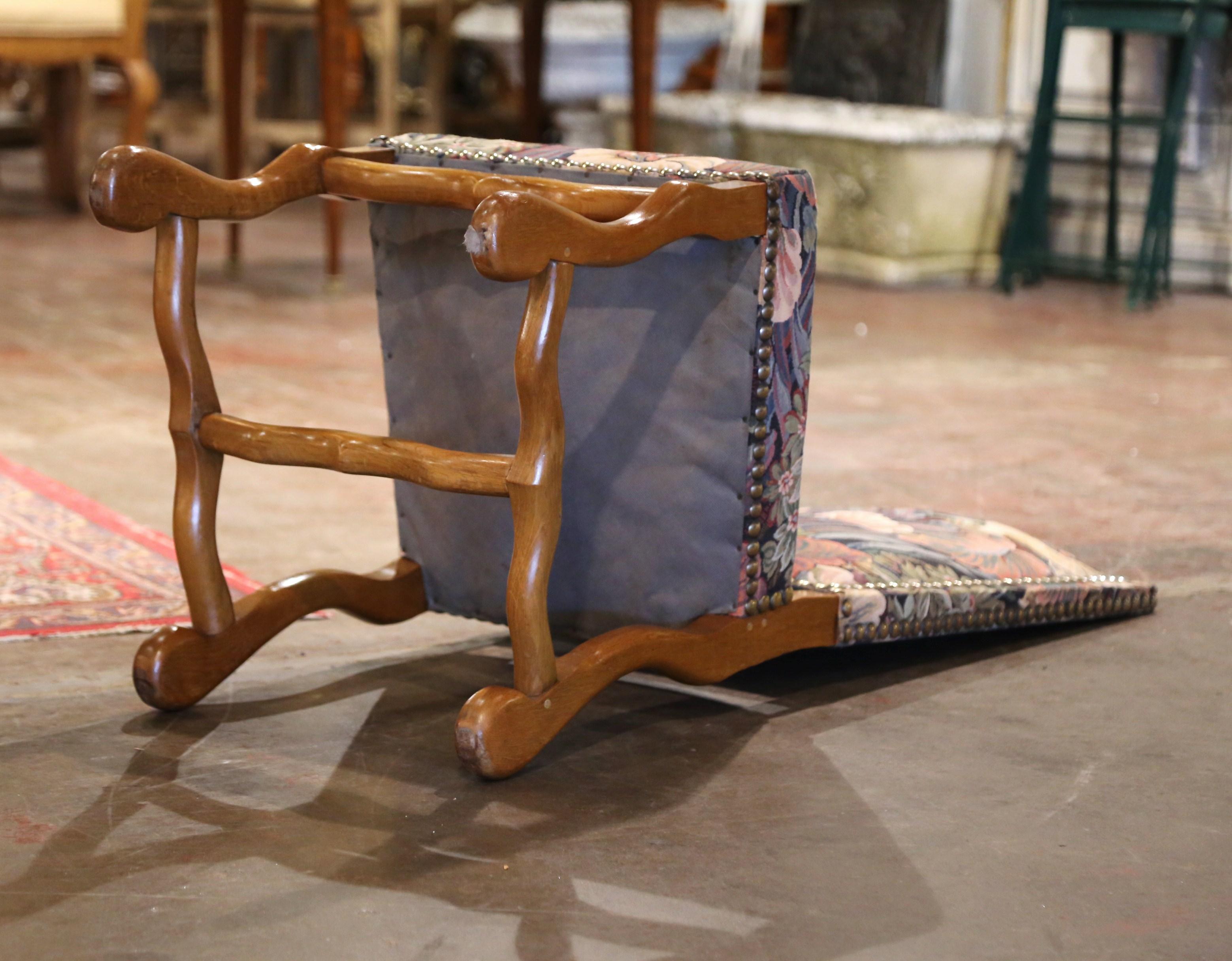 Ensemble de 6 chaises de salle à manger vintage françaises en peau de mouton sculptée avec tapisserie en vente 6
