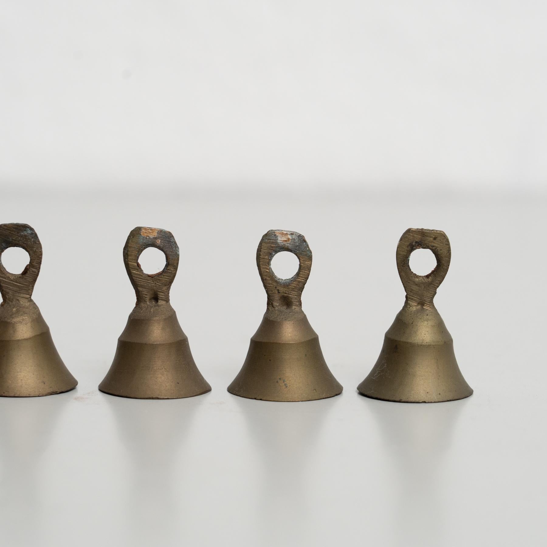Set di 6 campanelle francesi vintage in metallo - CIRCA 1940 In condizioni buone in vendita a Barcelona, ES