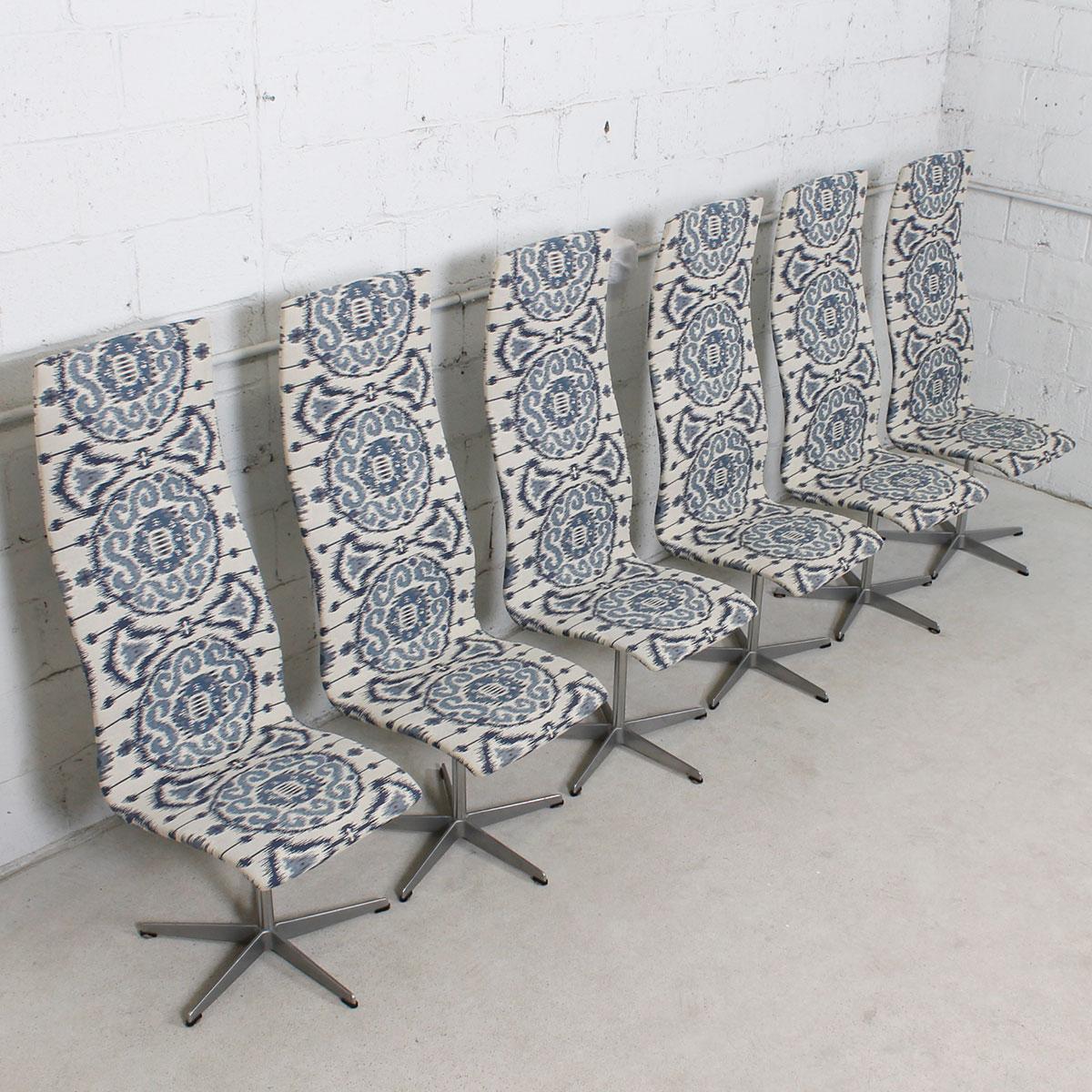 Mid-Century Modern Set of 6 Vintage Fritz Hansen Oxford Chairs in New Blue & White Ikat Upholstery For Sale