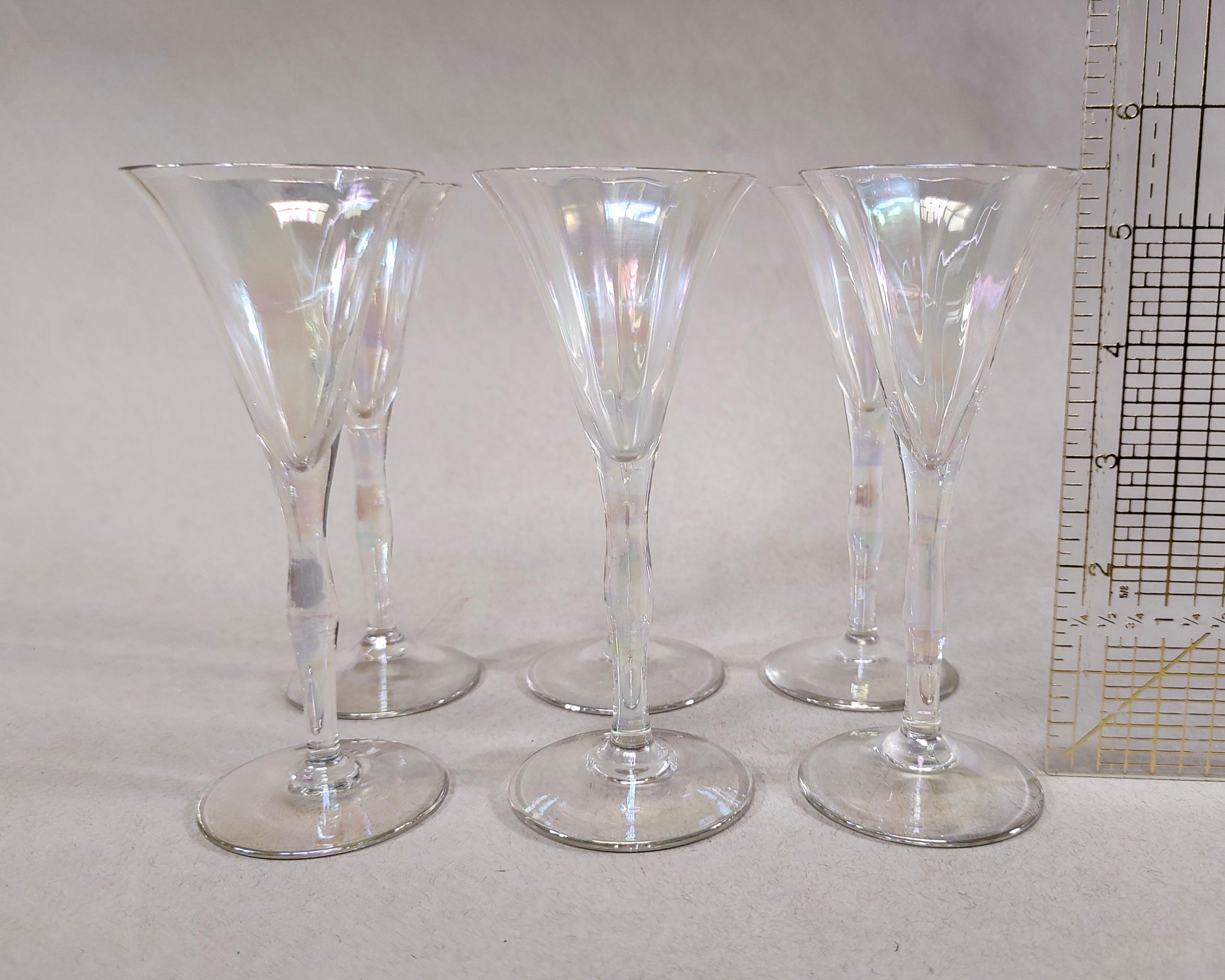 Set of 6 Vintage Hand Blown Iridescent Luster Tulip Aperitif Glasses 1930s In Good Condition In Hawthorne, CA