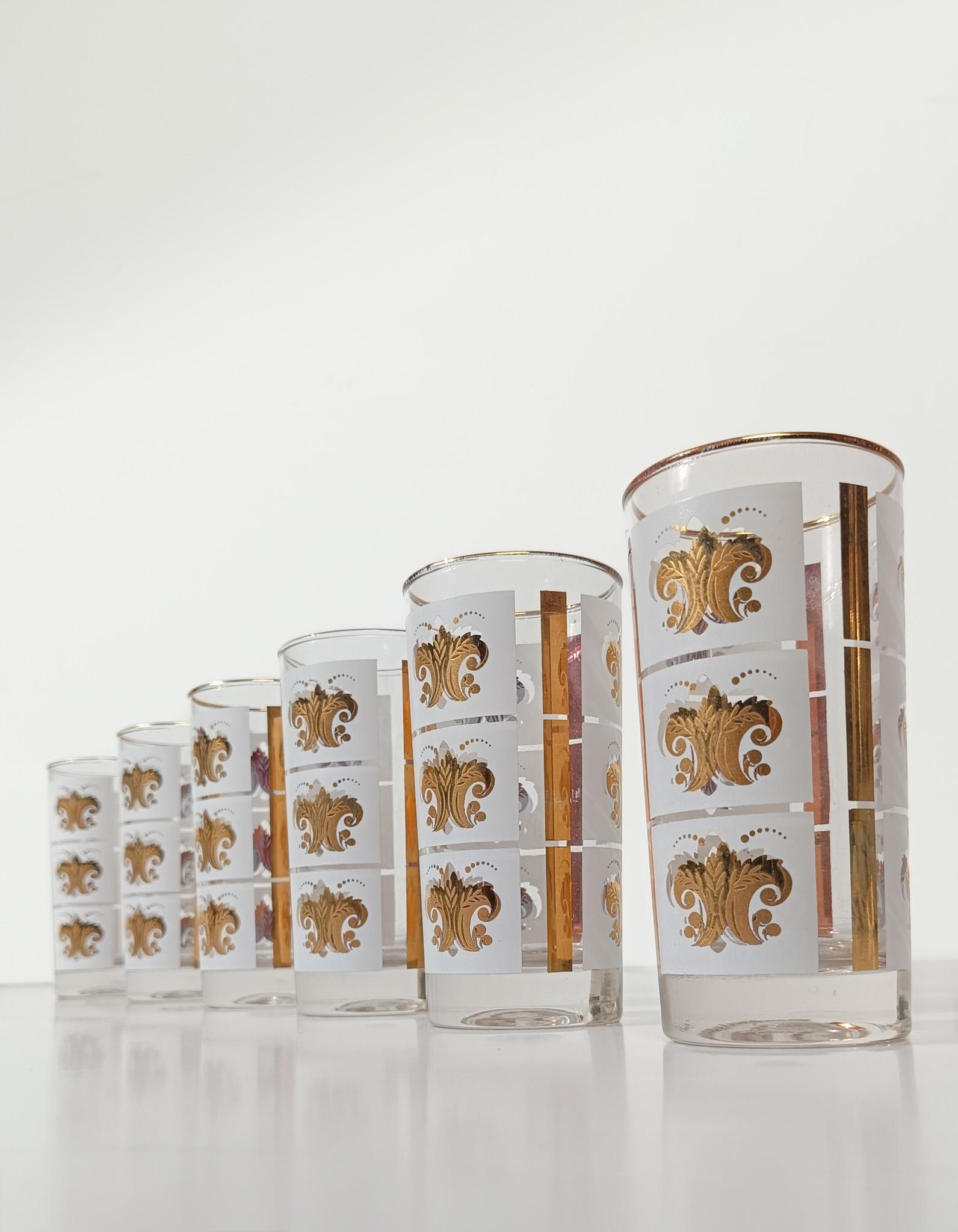 Set of 6 Vintage Highball / Tumbler Glasses with Gold Enameled Florentine Lily For Sale 1